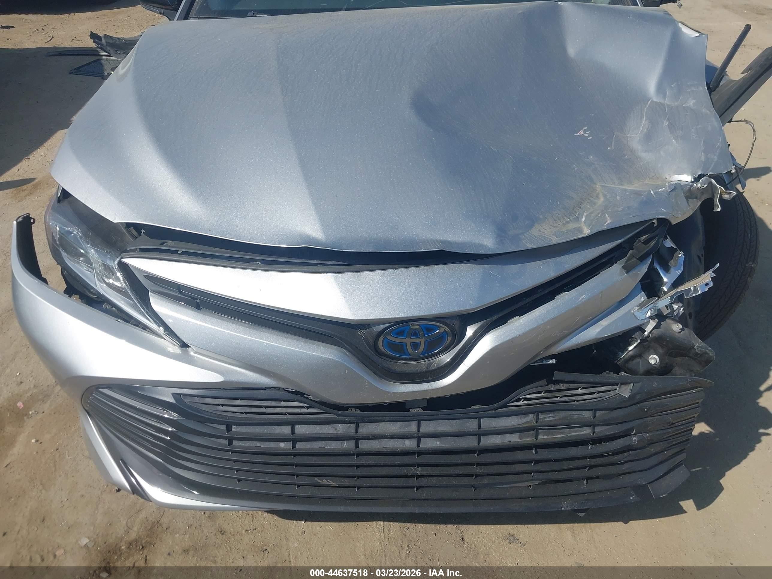 2020 Toyota Camry Le Hybrid Серебряный vin: 4T1L31AK9LU536285