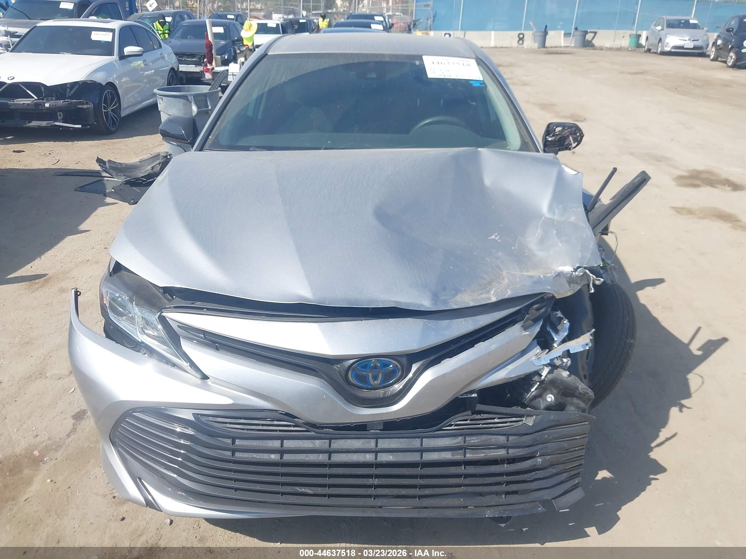 2020 Toyota Camry Le Hybrid Серебряный vin: 4T1L31AK9LU536285