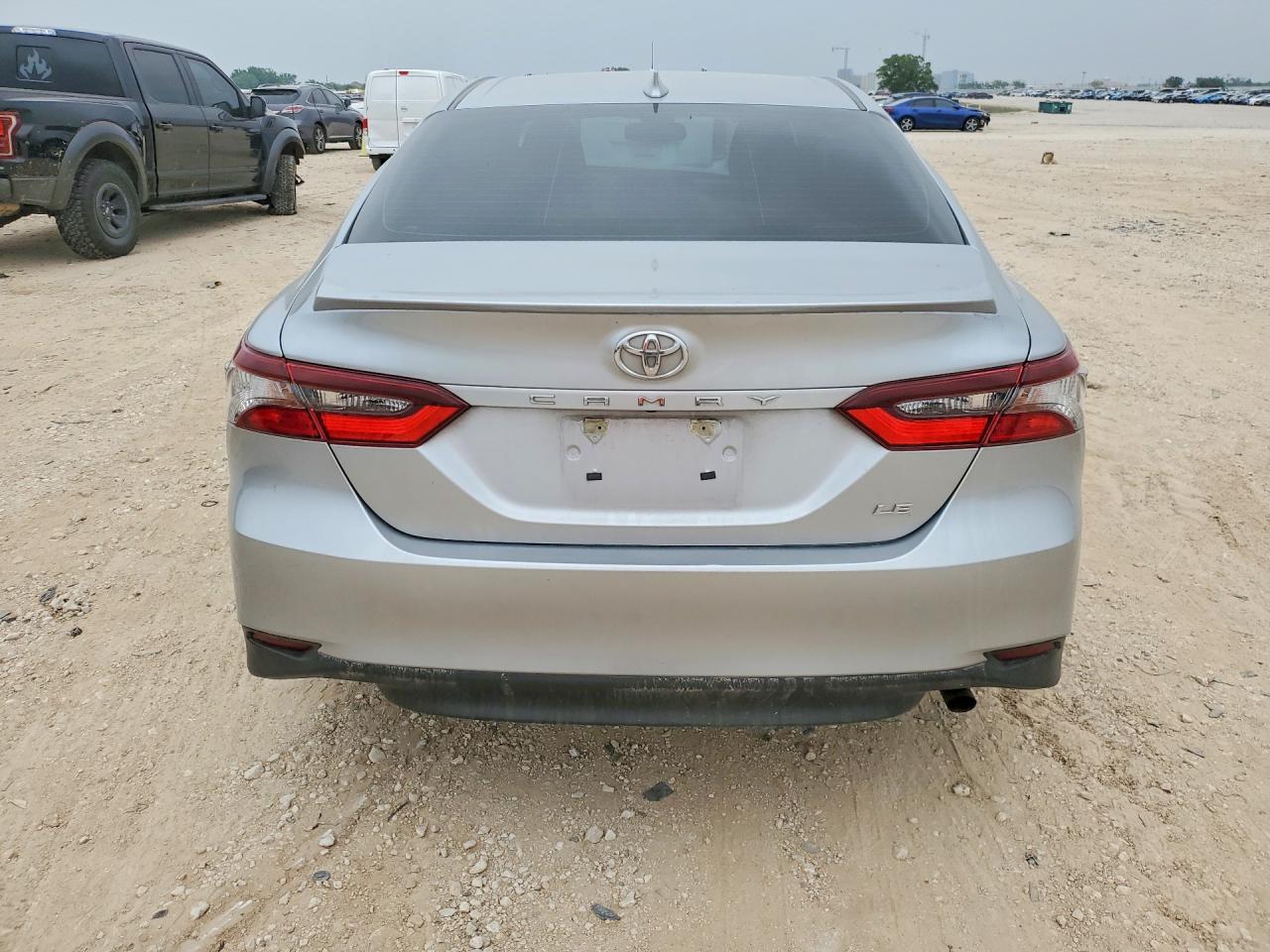 2023 Toyota Camry Le Silver vin: 4T1R11AK3PU804415