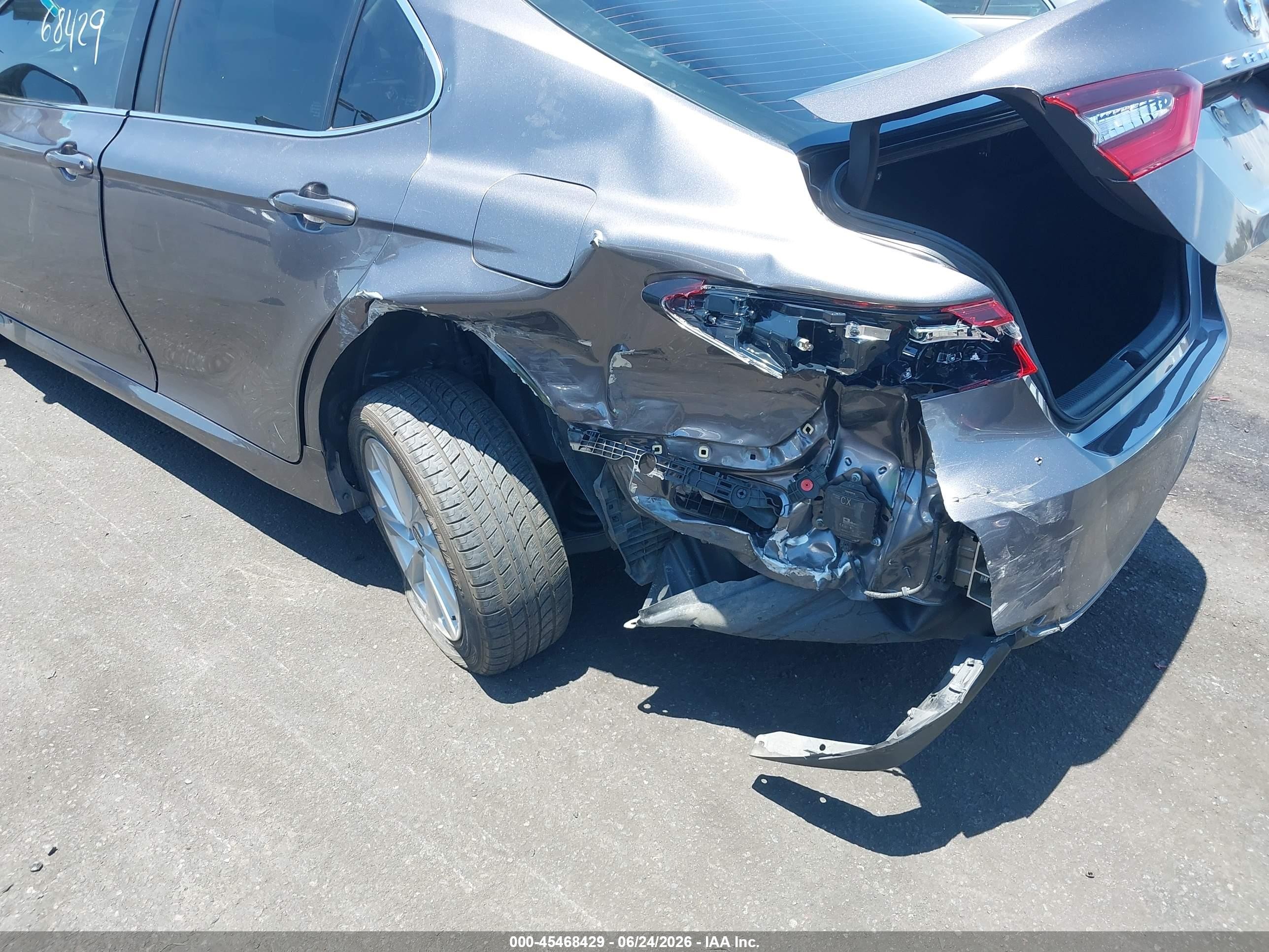 2021 Toyota Camry Le Gray vin: 4T1R11AK6MU610439