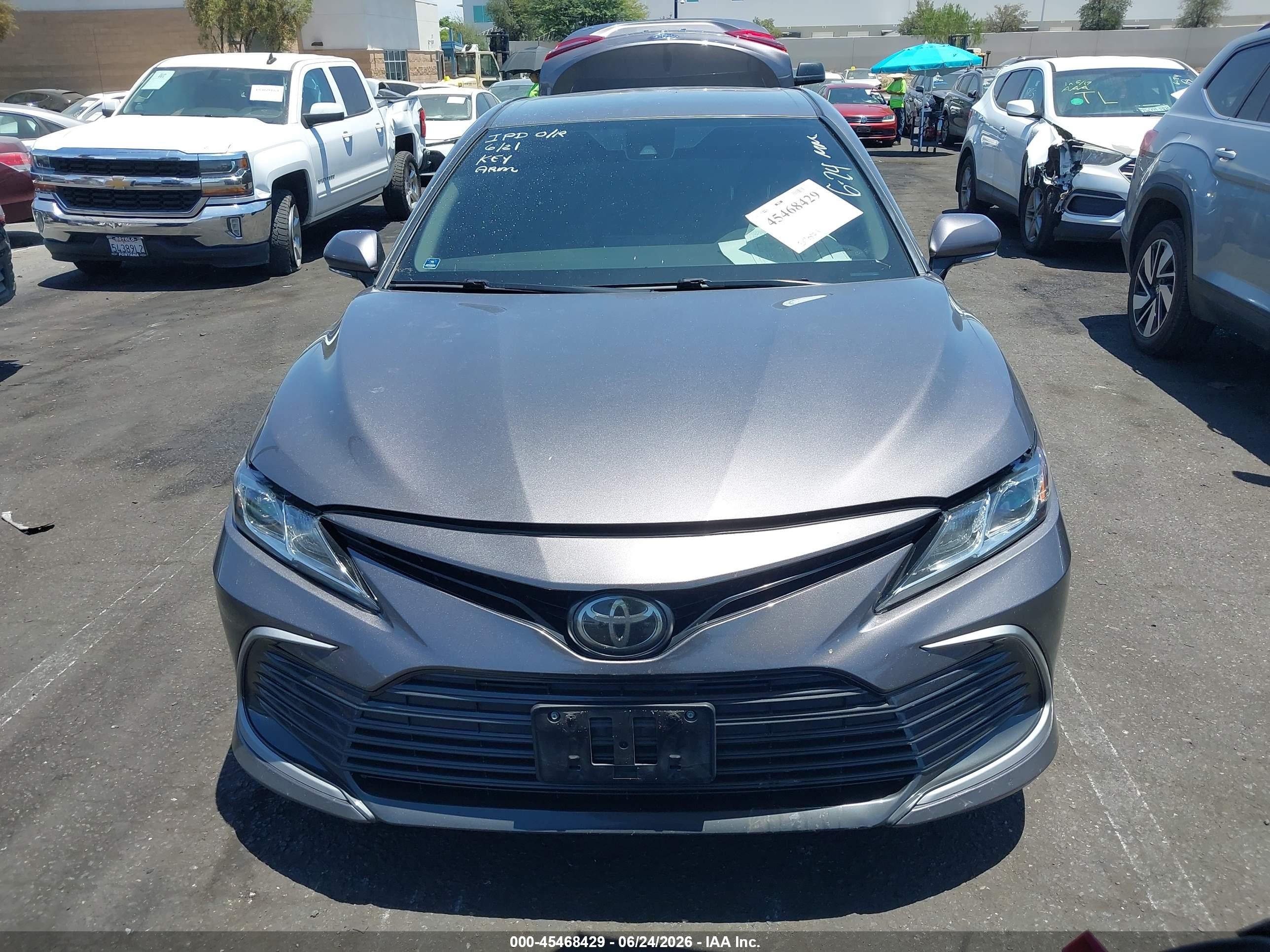 2021 Toyota Camry Le Gray vin: 4T1R11AK6MU610439