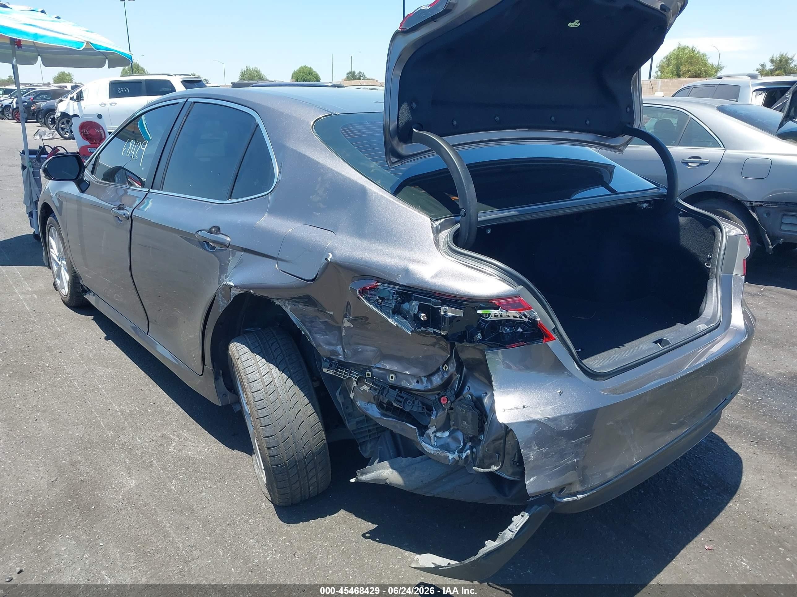 2021 Toyota Camry Le Gray vin: 4T1R11AK6MU610439