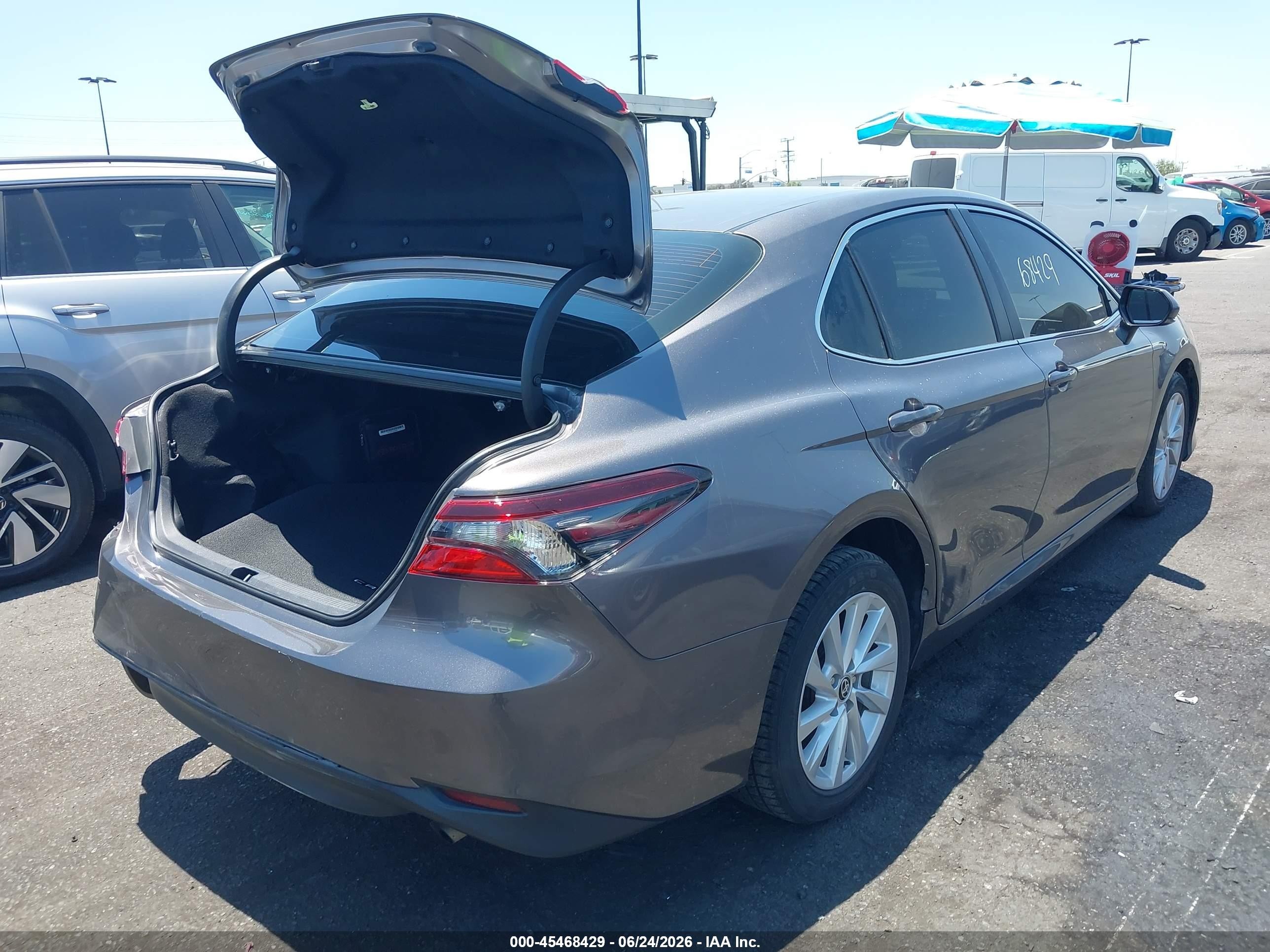2021 Toyota Camry Le Gray vin: 4T1R11AK6MU610439