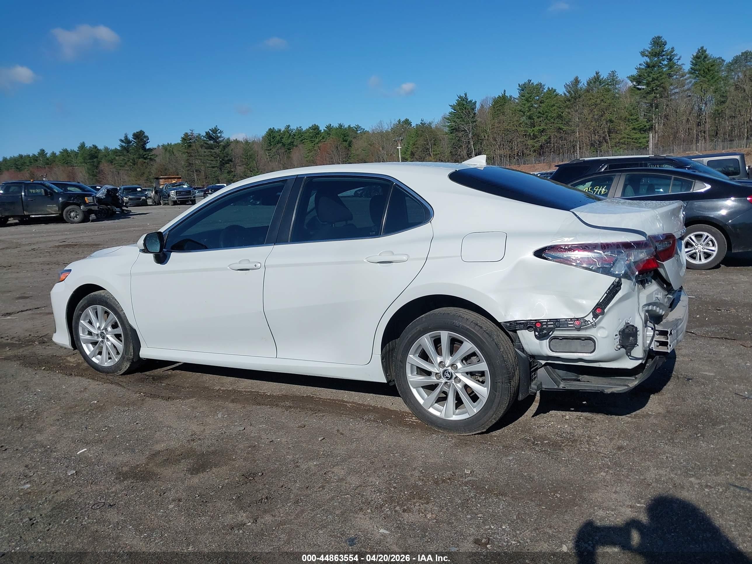 2023 Toyota Camry Le White vin: 4T1R11BK1PU080576