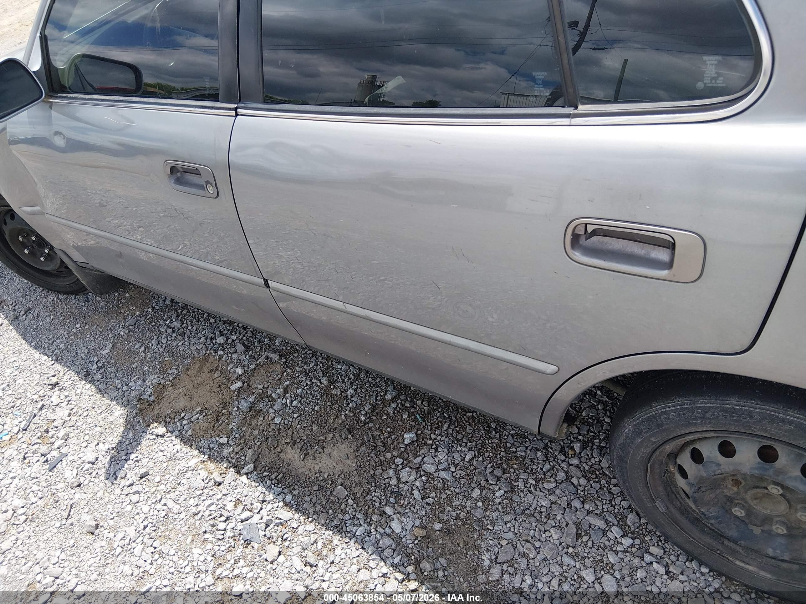 1993 Toyota Camry Le Gray vin: 4T1SK12E2PU271044