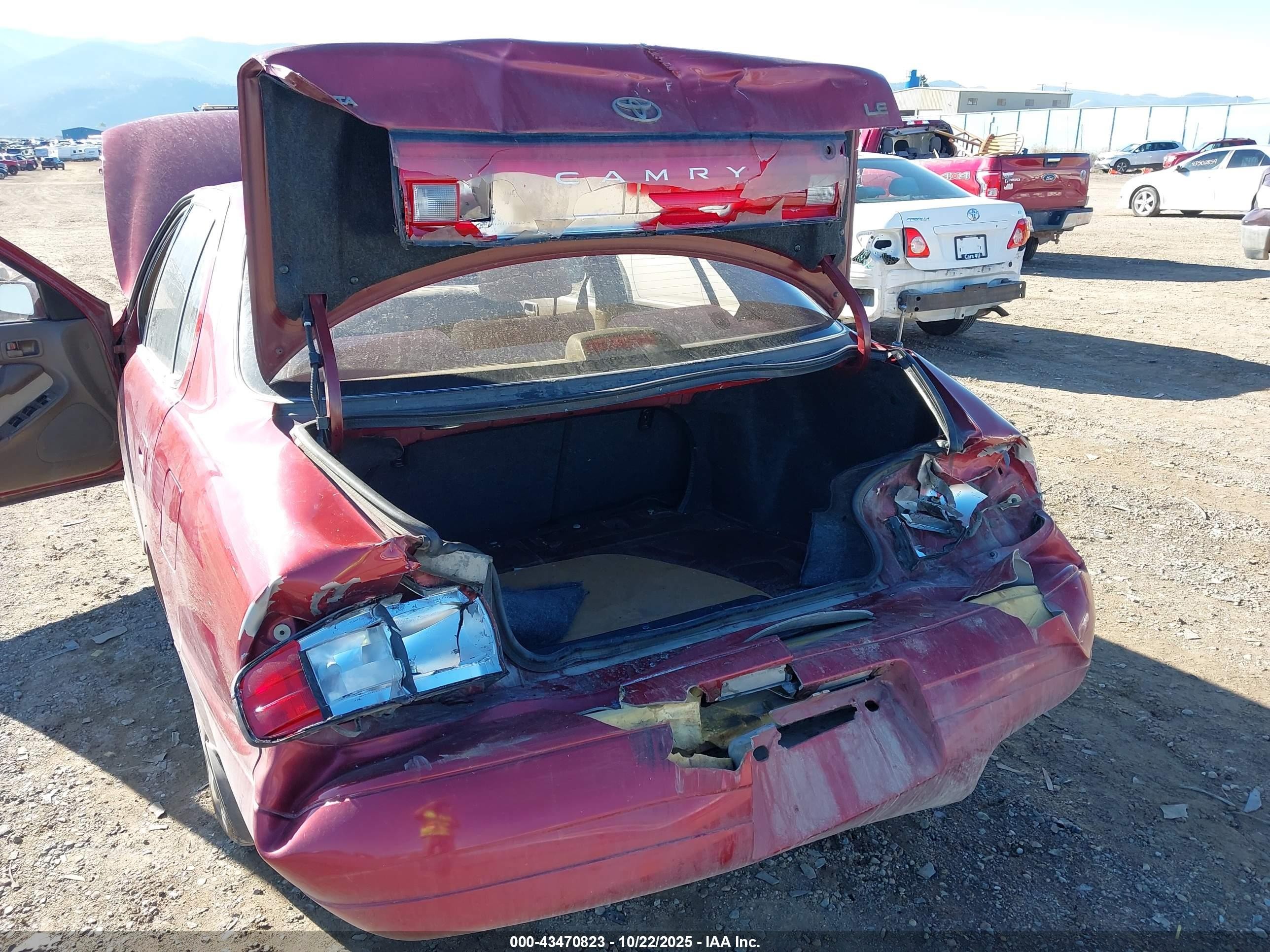 1994 Toyota Camry Le Red vin: 4T1SK12E2RU401259