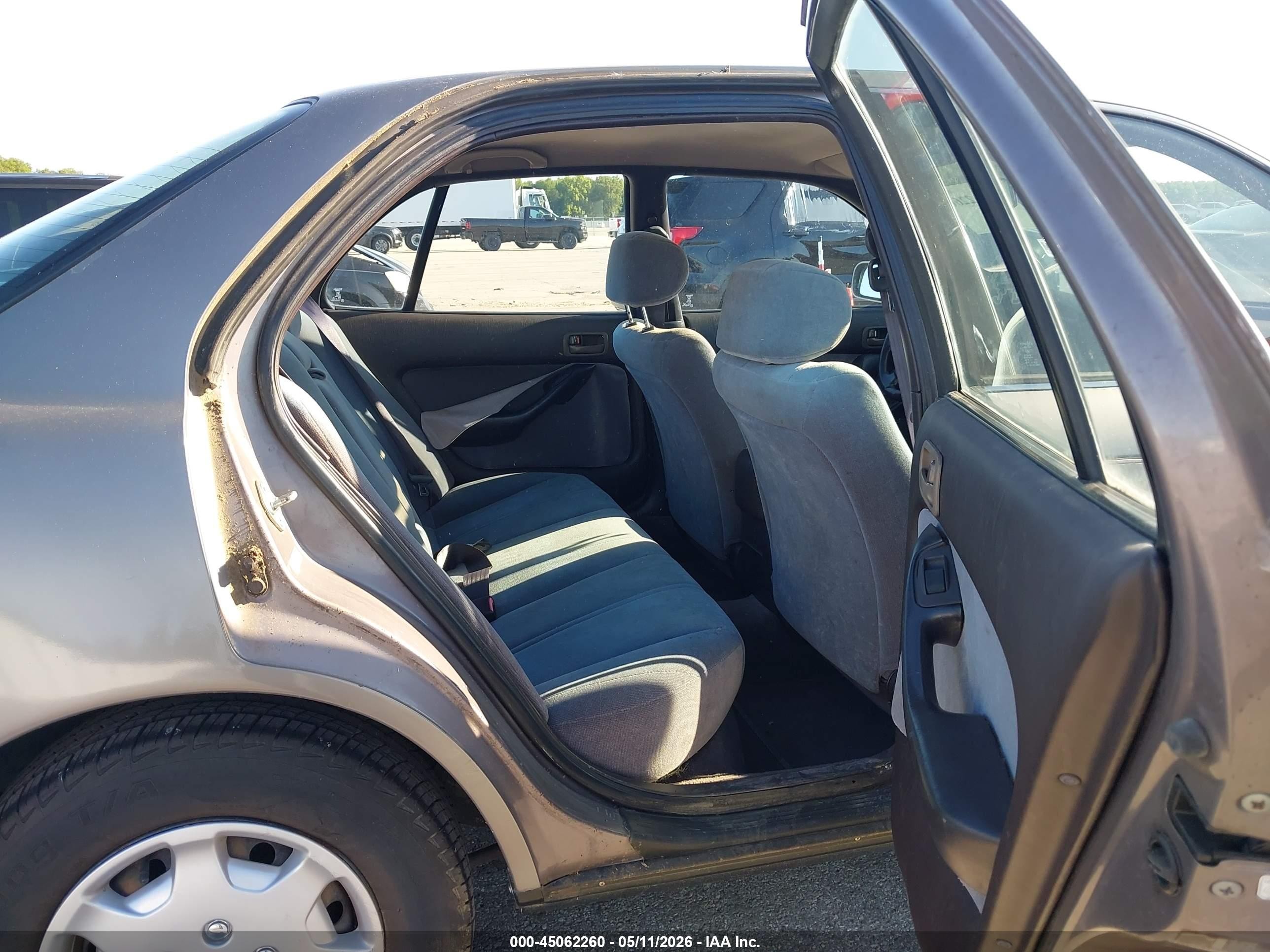 1993 Toyota Camry Le Серый vin: 4T1SK12E3PU306111