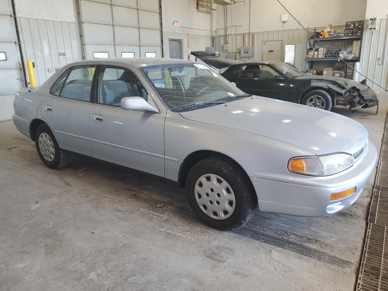 1995 Toyota Camry Le Blue vin: 4T1SK12E3SU521982