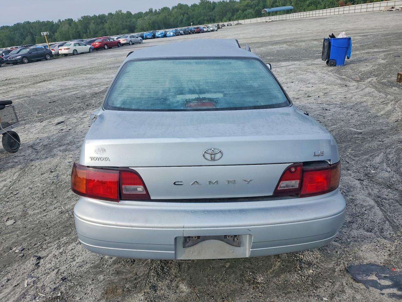 1995 Toyota Camry Le Silver vin: 4T1SK12E3SU545215