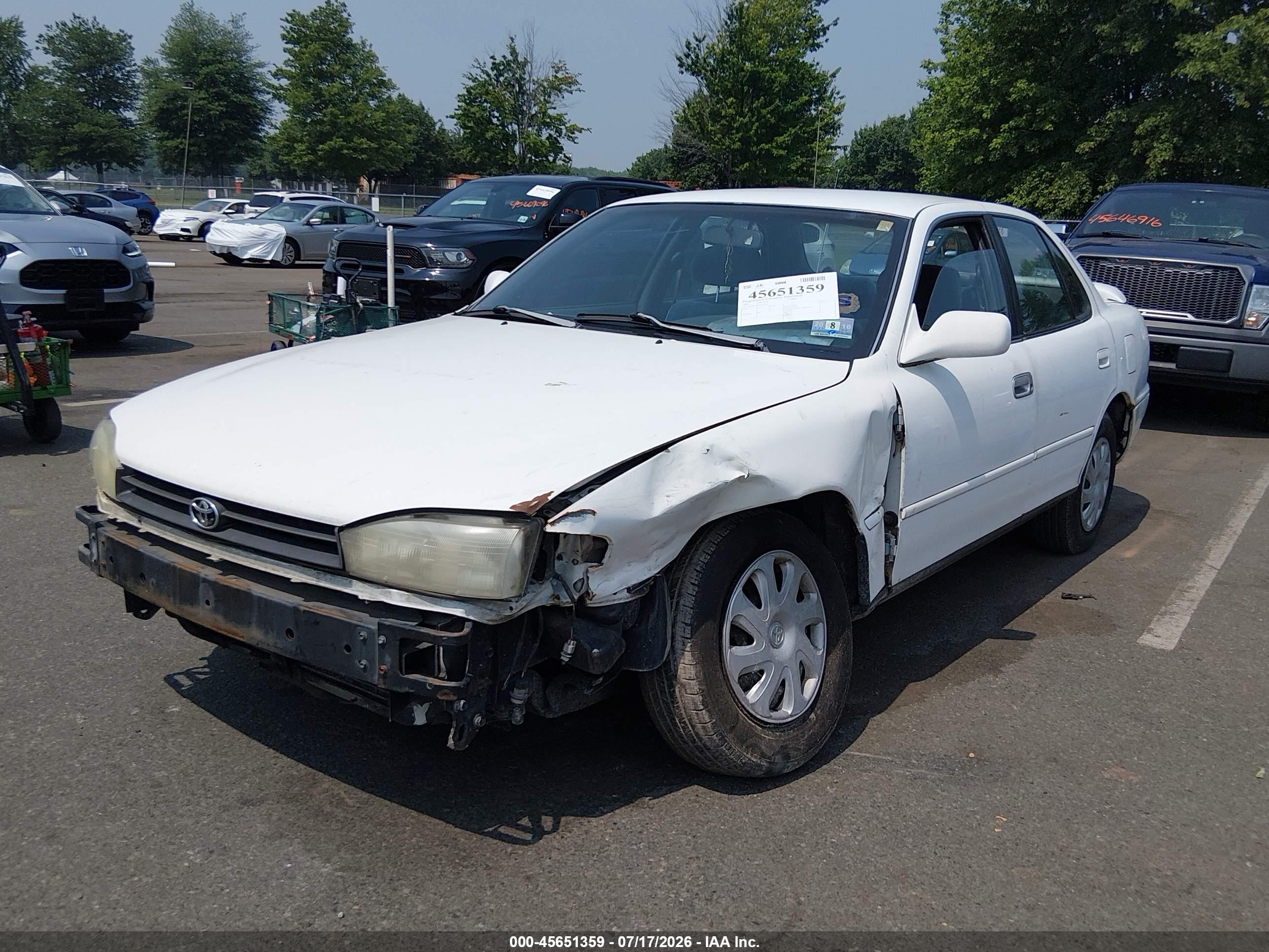 1992 Toyota Camry Le White vin: 4T1SK12E6NU024591