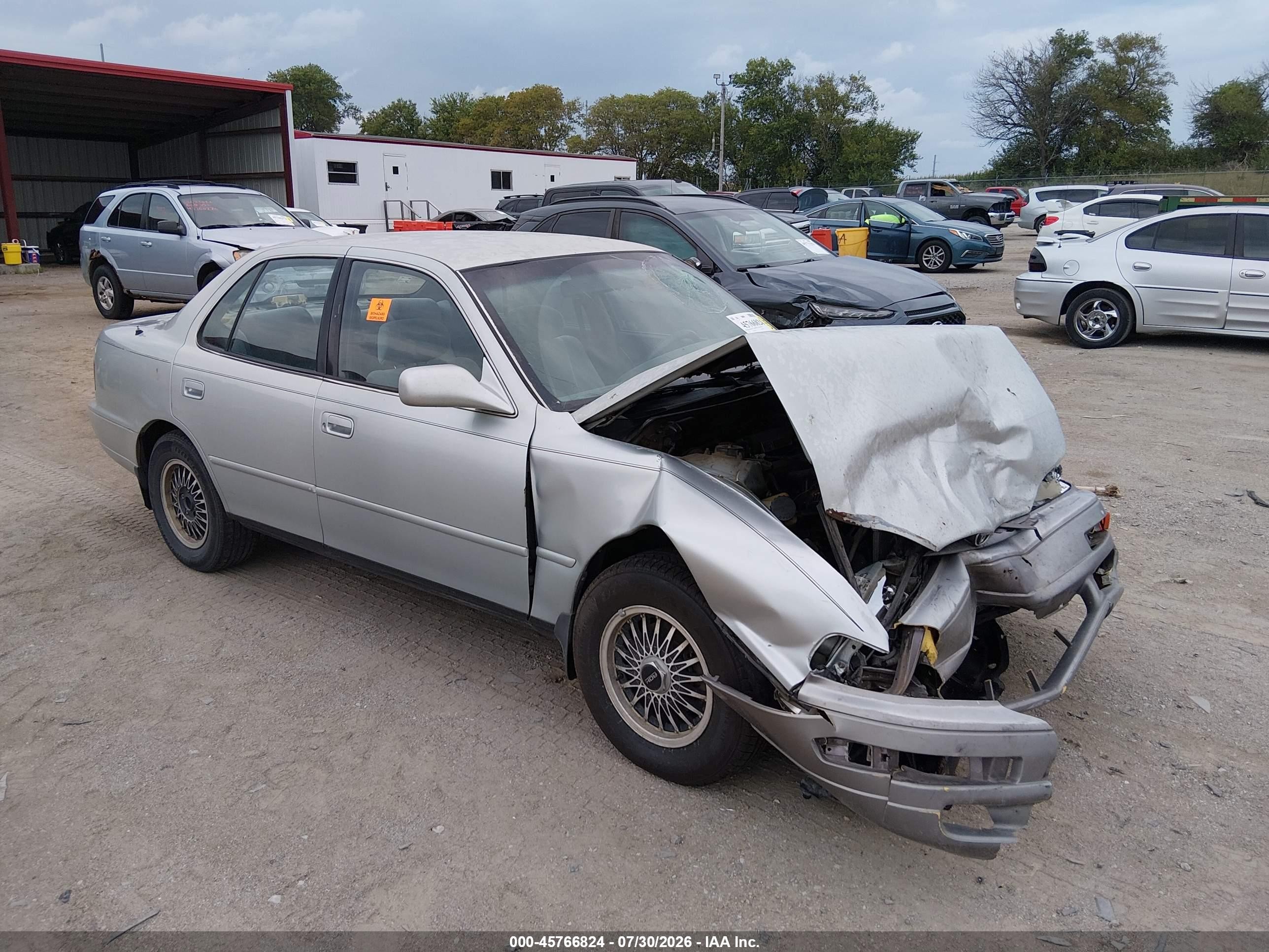 1994 Toyota Camry Le Silver vin: 4T1SK12E6RU411017