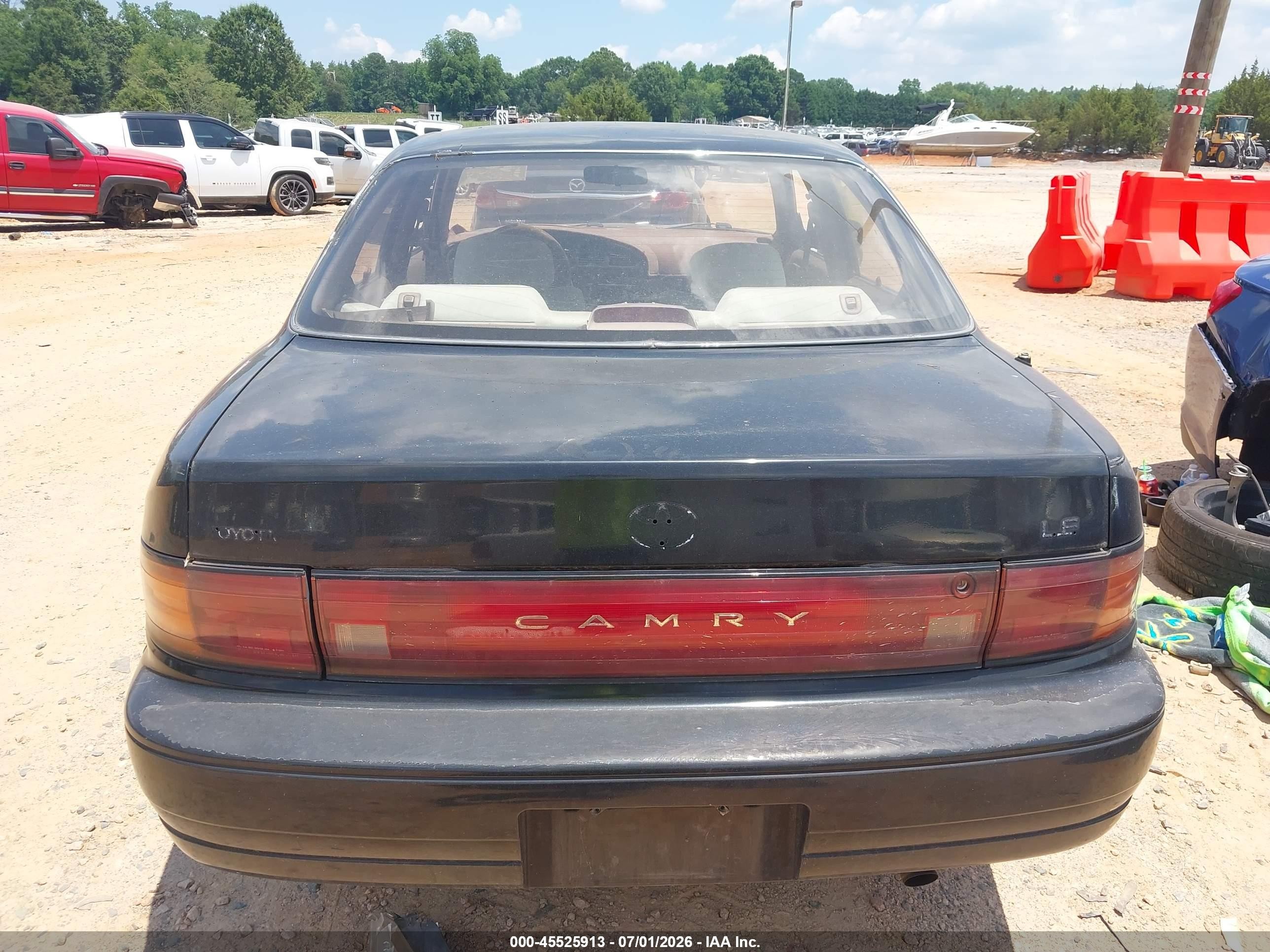 1993 Toyota Camry Le Black vin: 4T1SK12E7PU280516