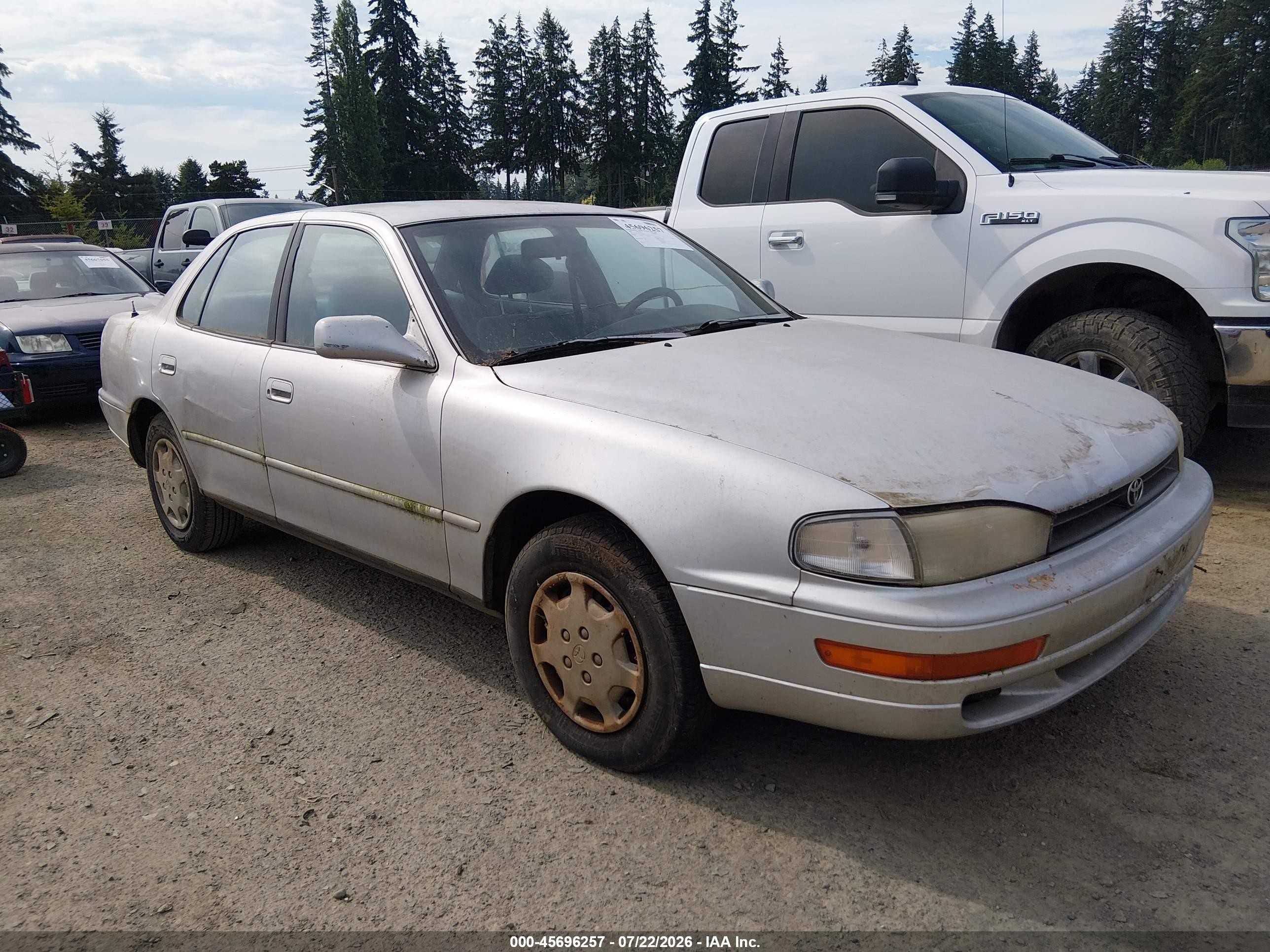 1992 Toyota Camry Le Silver vin: 4T1SK12E9NU100675
