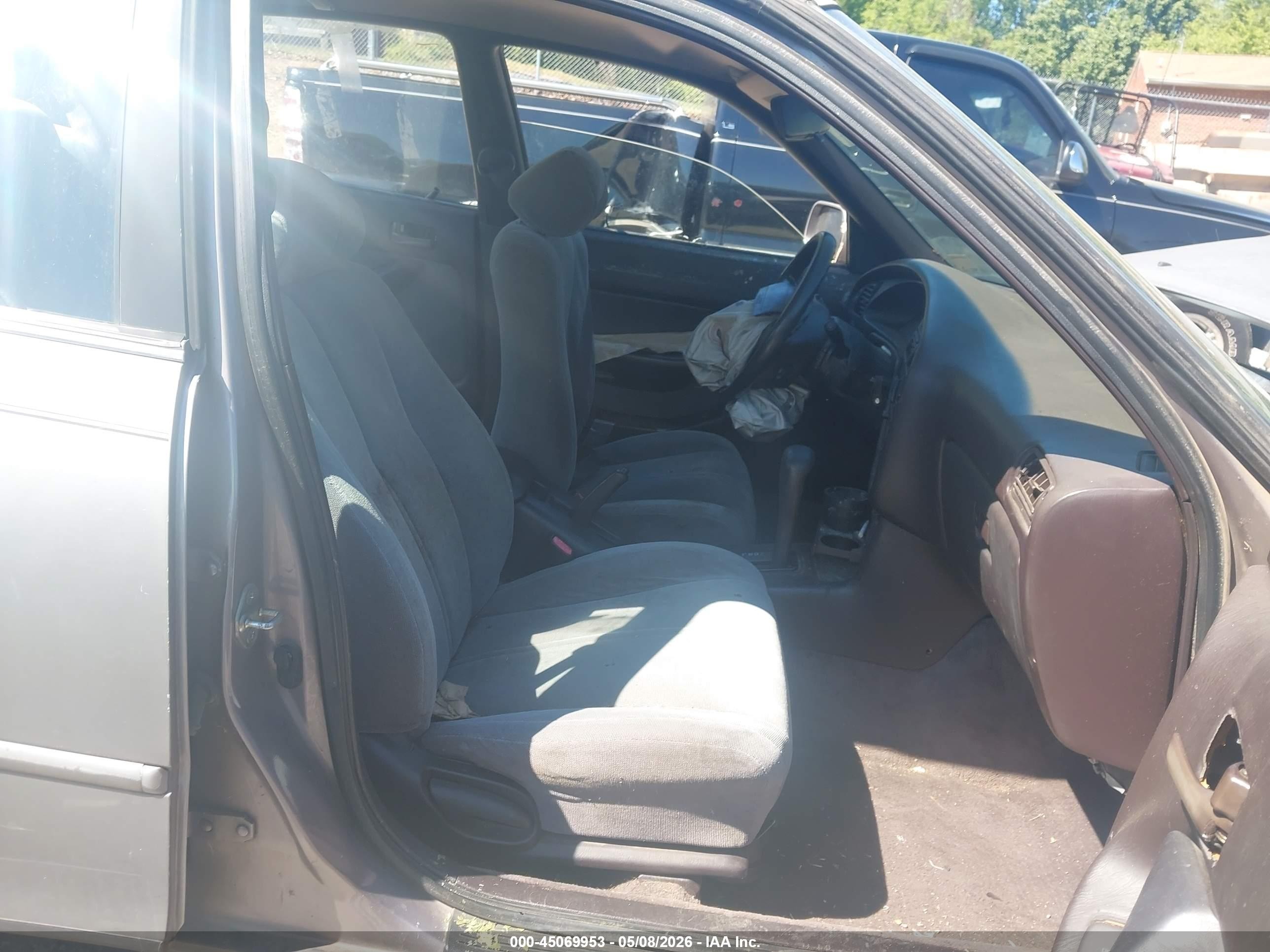 1993 Toyota Camry Le Silver vin: 4T1SK12E9PU244634