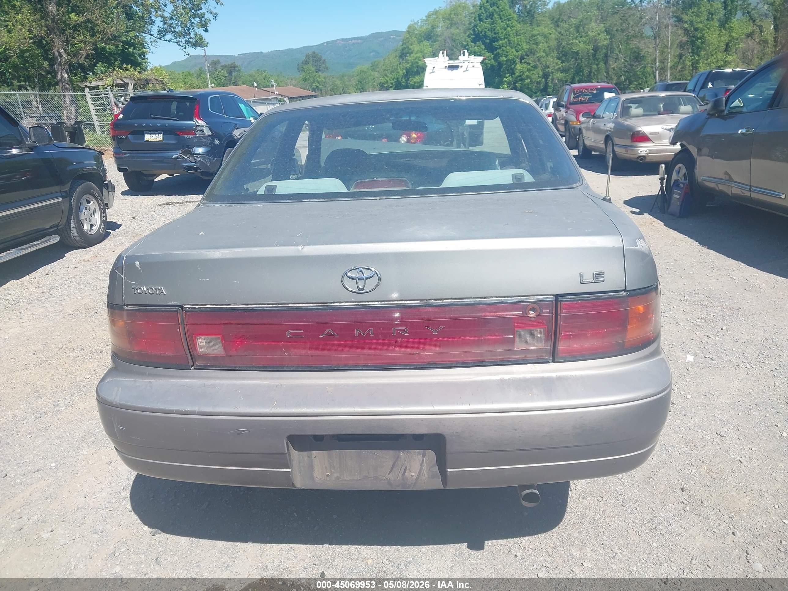1993 Toyota Camry Le Silver vin: 4T1SK12E9PU244634