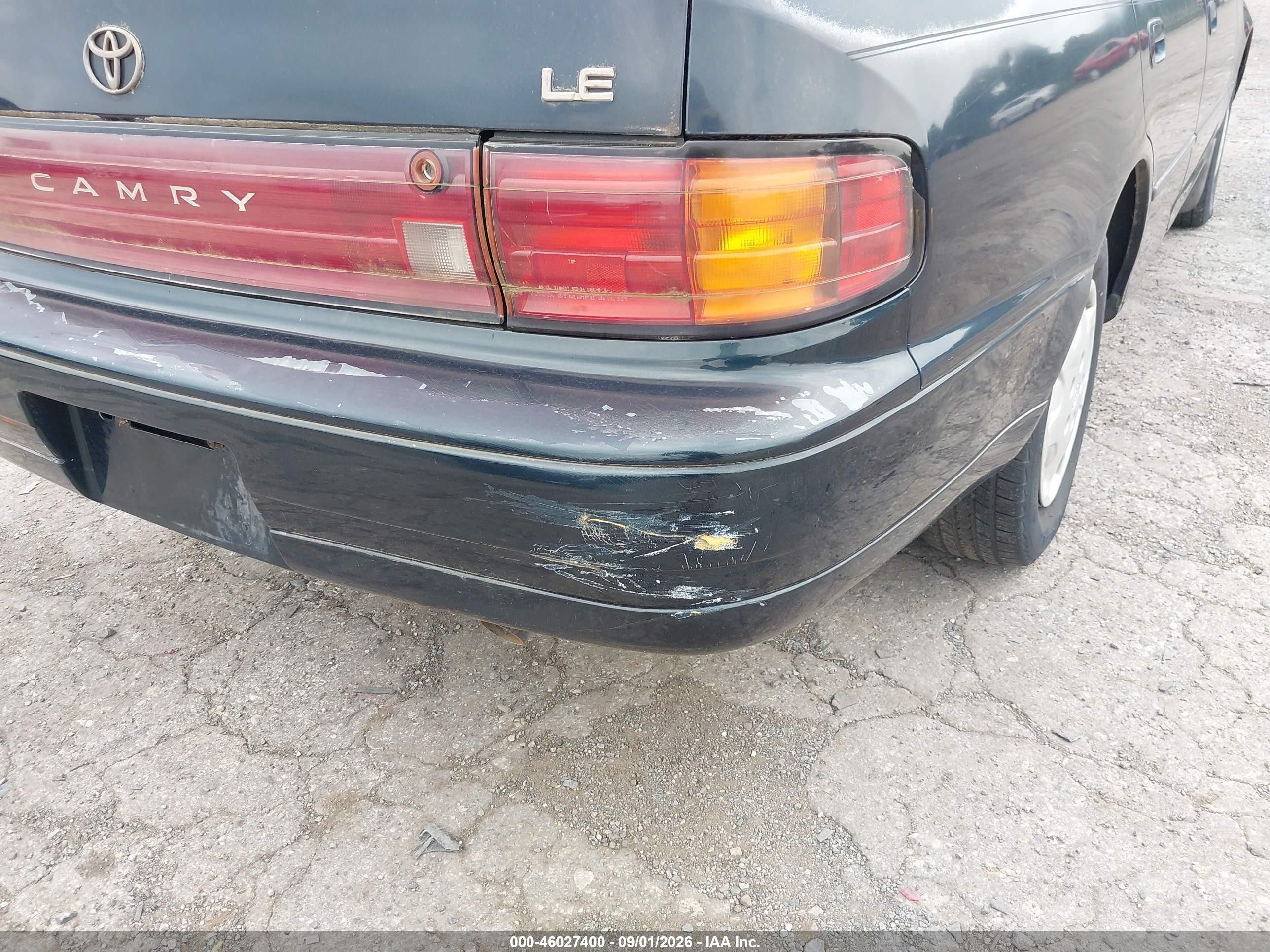 1992 Toyota Camry Le Green vin: 4T1SK12EXNU010760