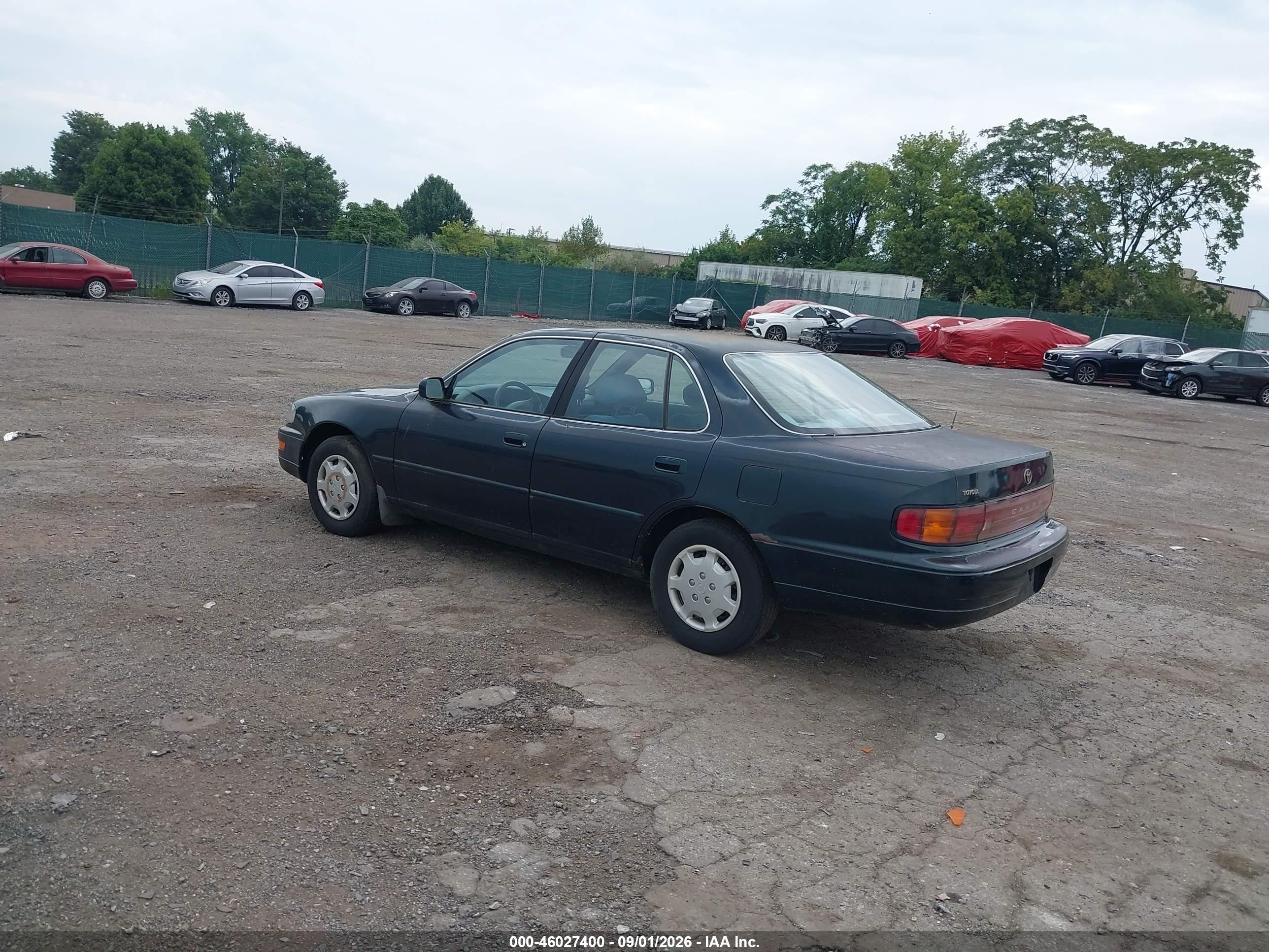1992 Toyota Camry Le Green vin: 4T1SK12EXNU010760