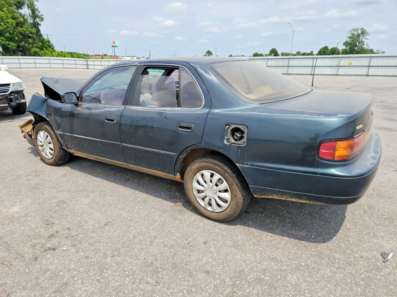 1994 Toyota Camry Le Green vin: 4T1SK12EXRU350447