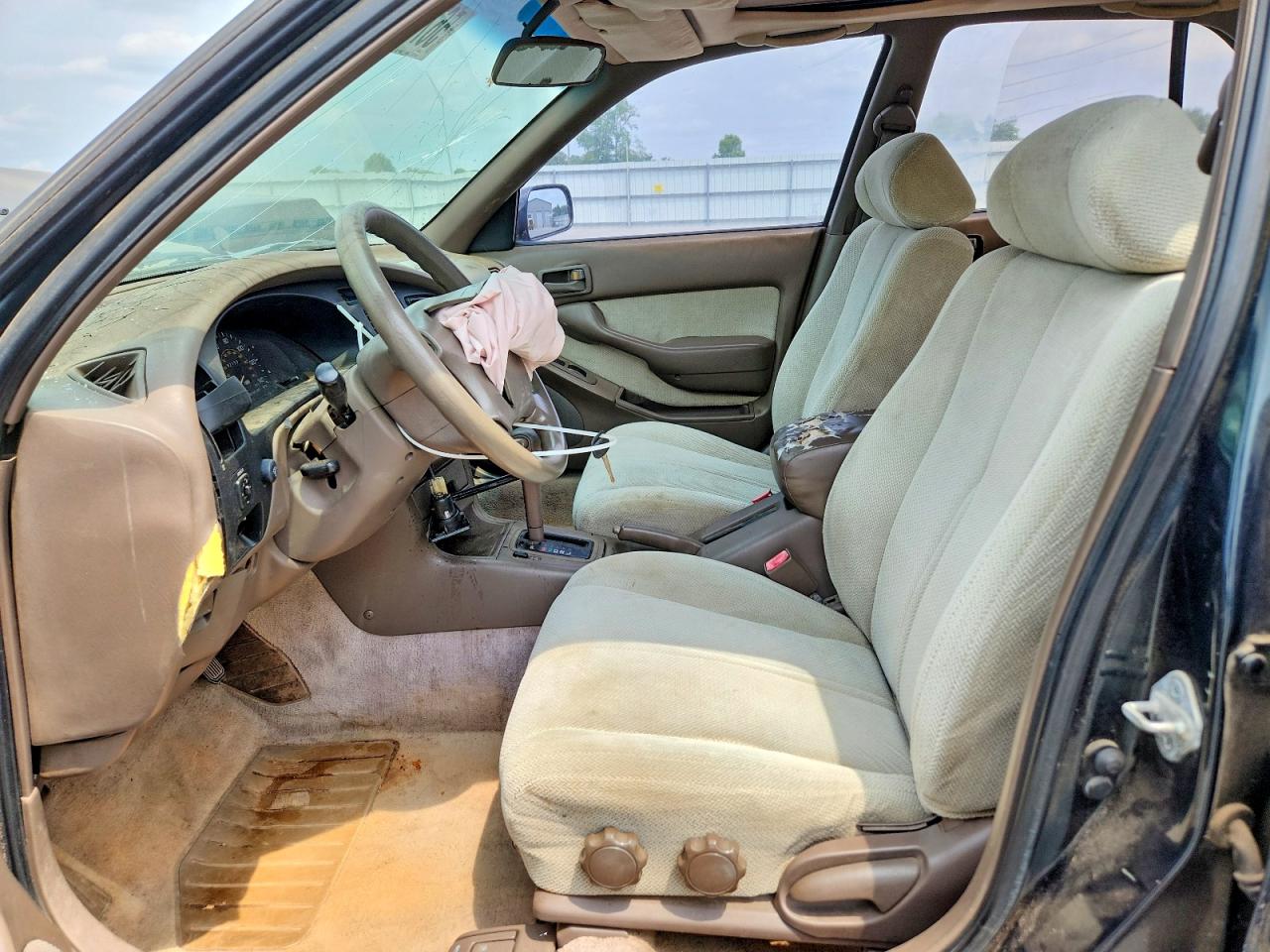 1994 Toyota Camry Le Green vin: 4T1SK12EXRU350447
