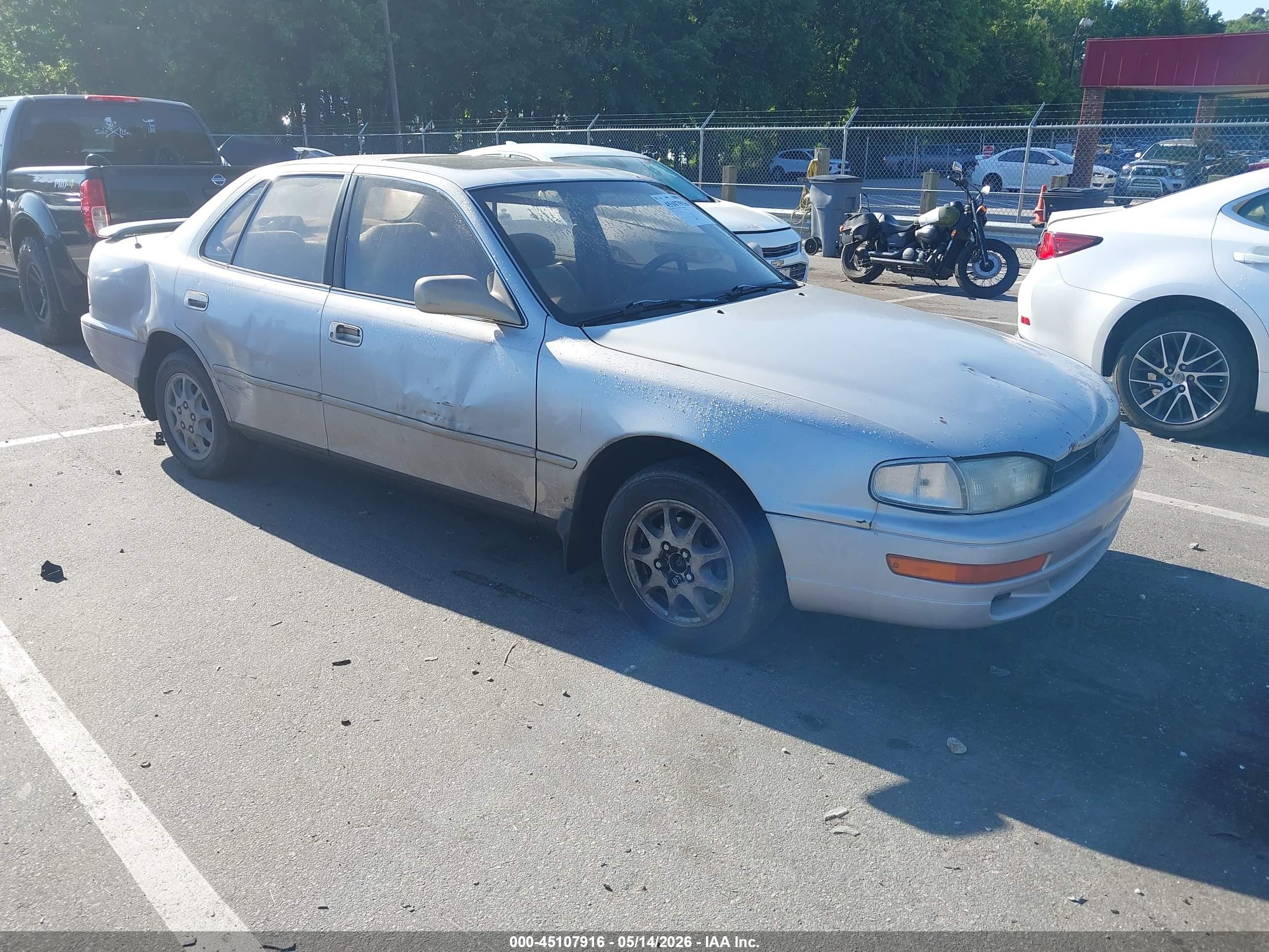 1994 Toyota Camry Xle Gold vin: 4T1SK13E5RU388246