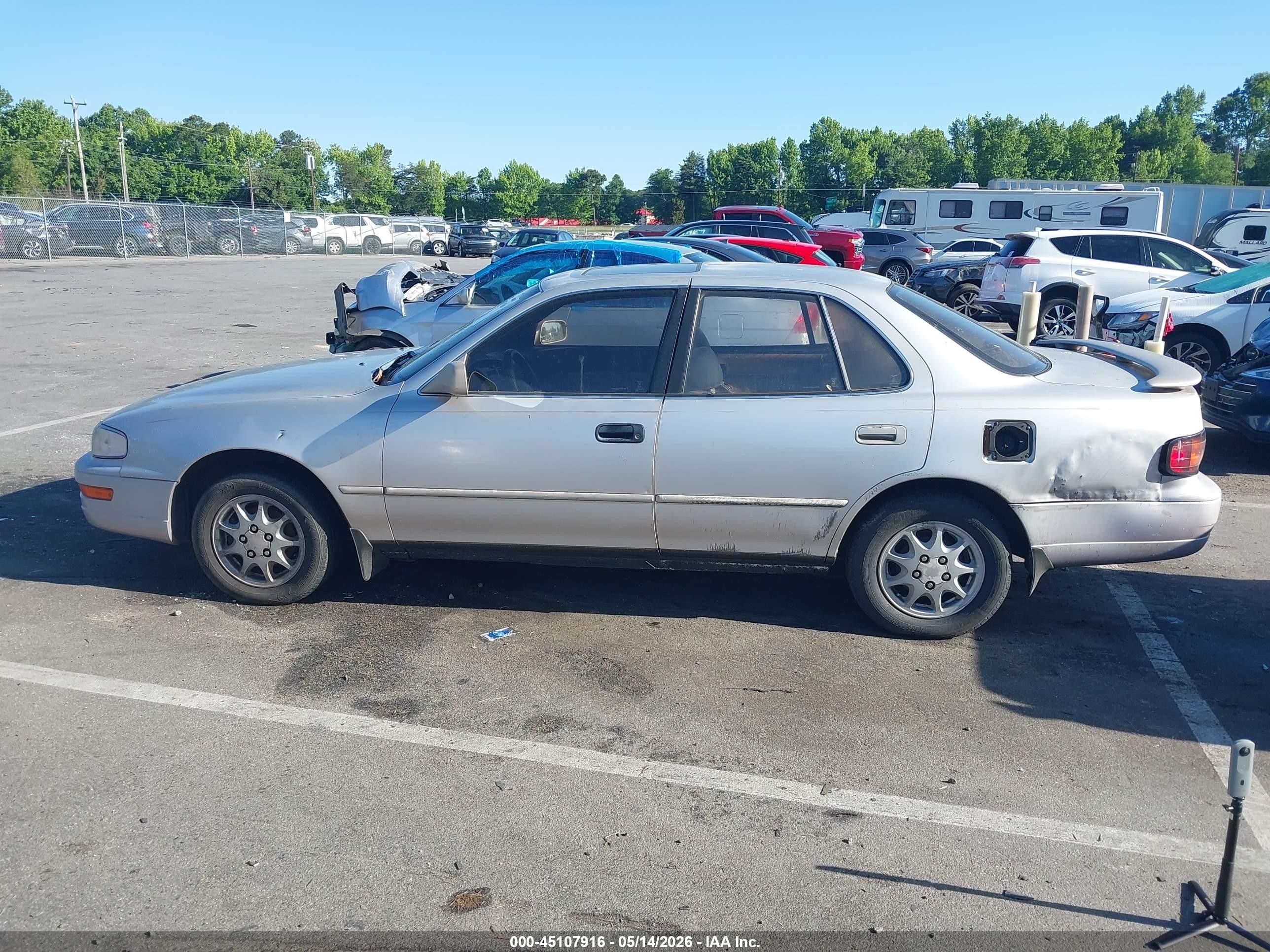1994 Toyota Camry Xle Gold vin: 4T1SK13E5RU388246