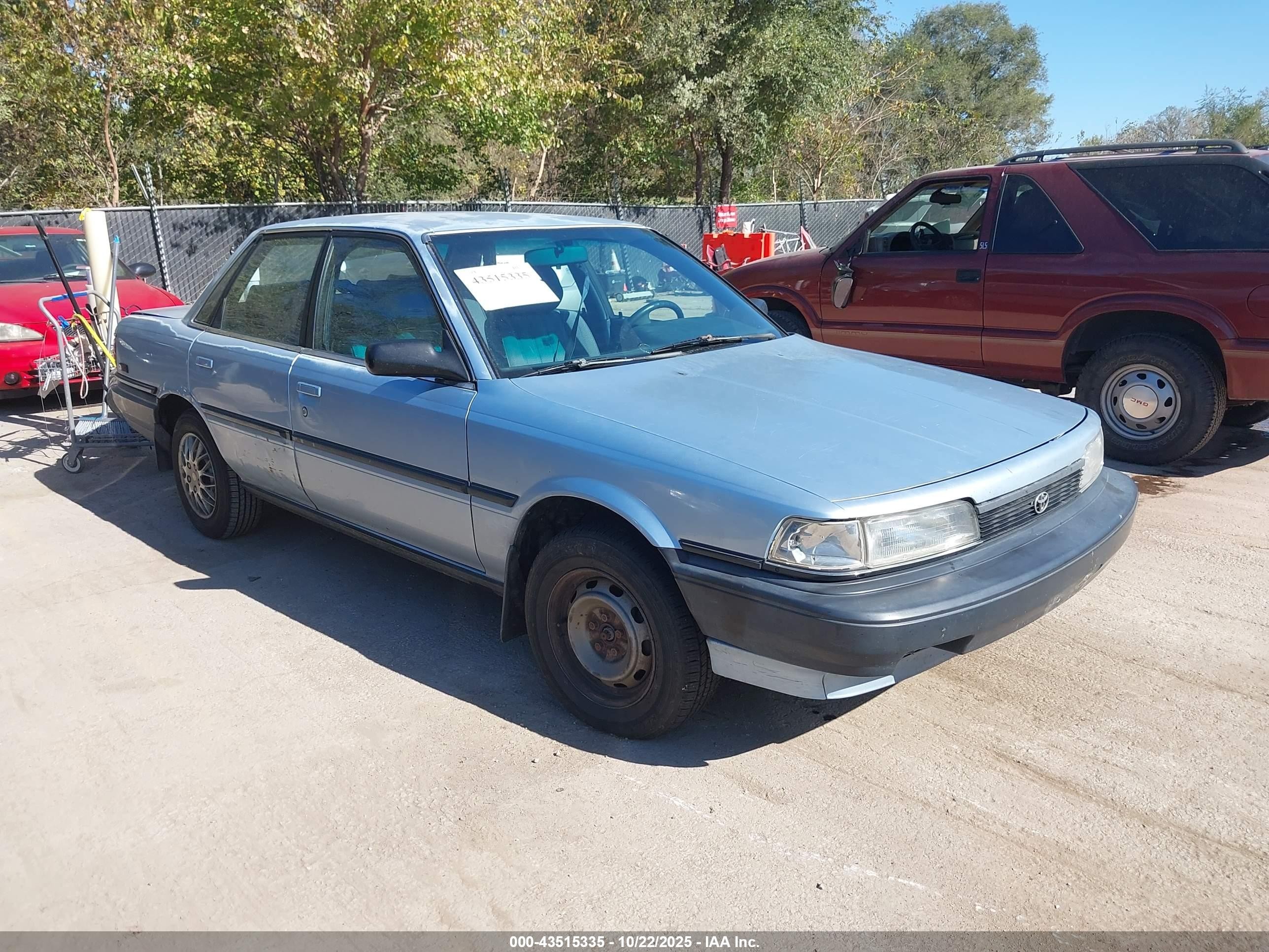 1990 Toyota Camry Dlx Синий vin: 4T1SV21E0LU253439