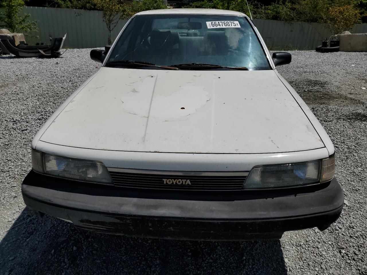 1990 Toyota Camry Dlx White vin: 4T1SV21E1LU172837