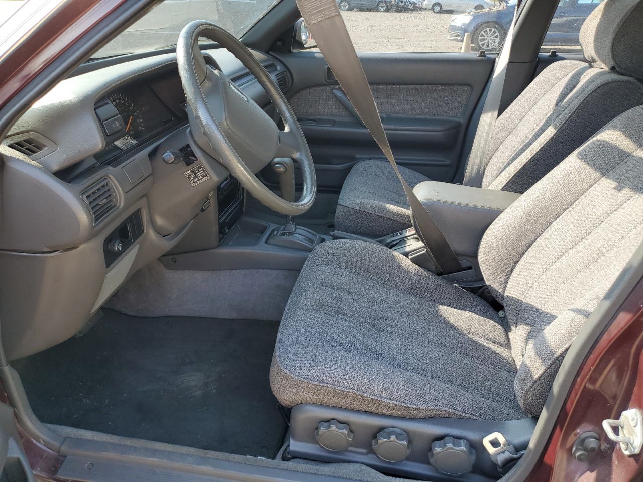1990 Toyota Camry Dlx Бордовый vin: 4T1SV21E1LU231868