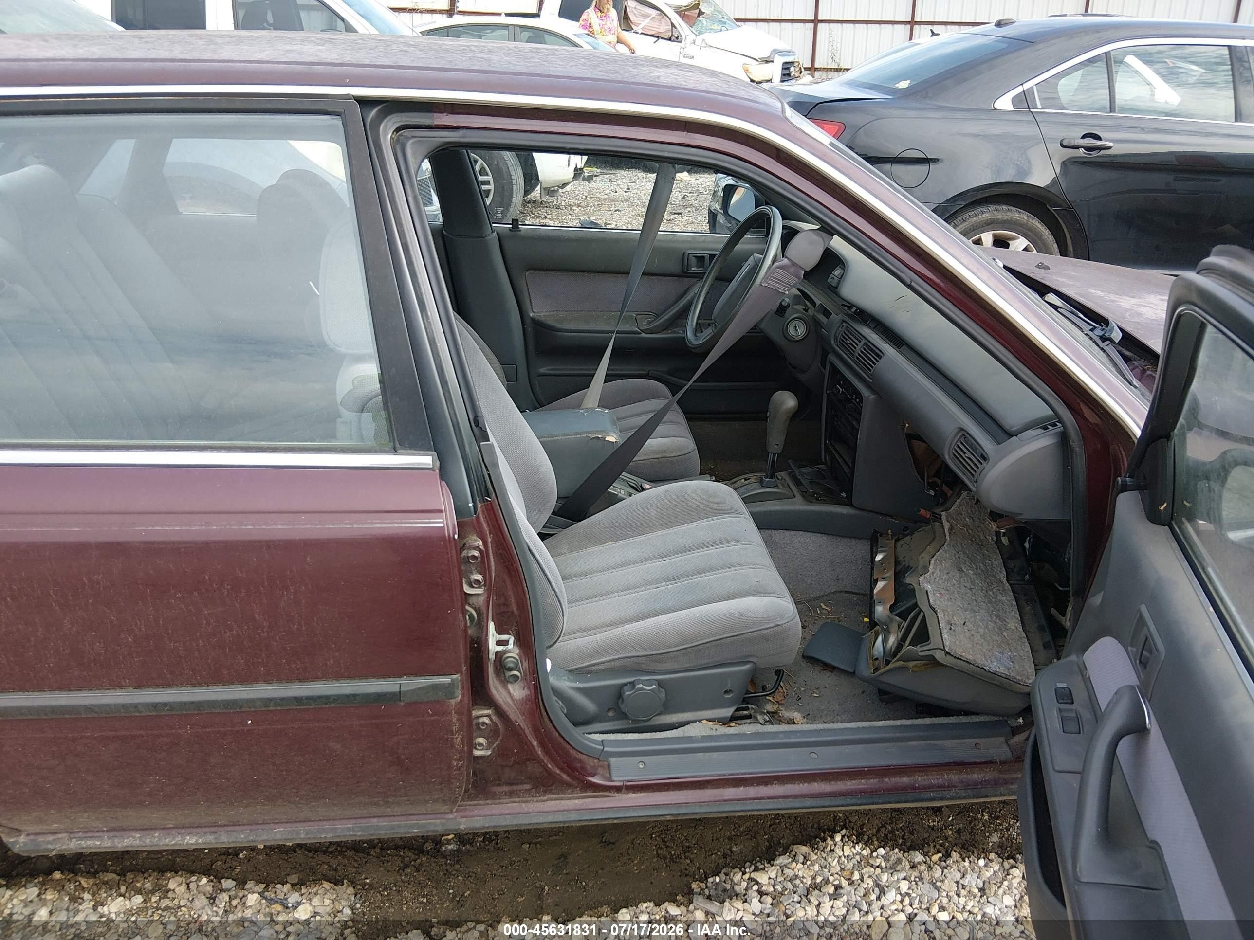 1991 Toyota Camry Dlx Burgundy vin: 4T1SV21E2MU442174