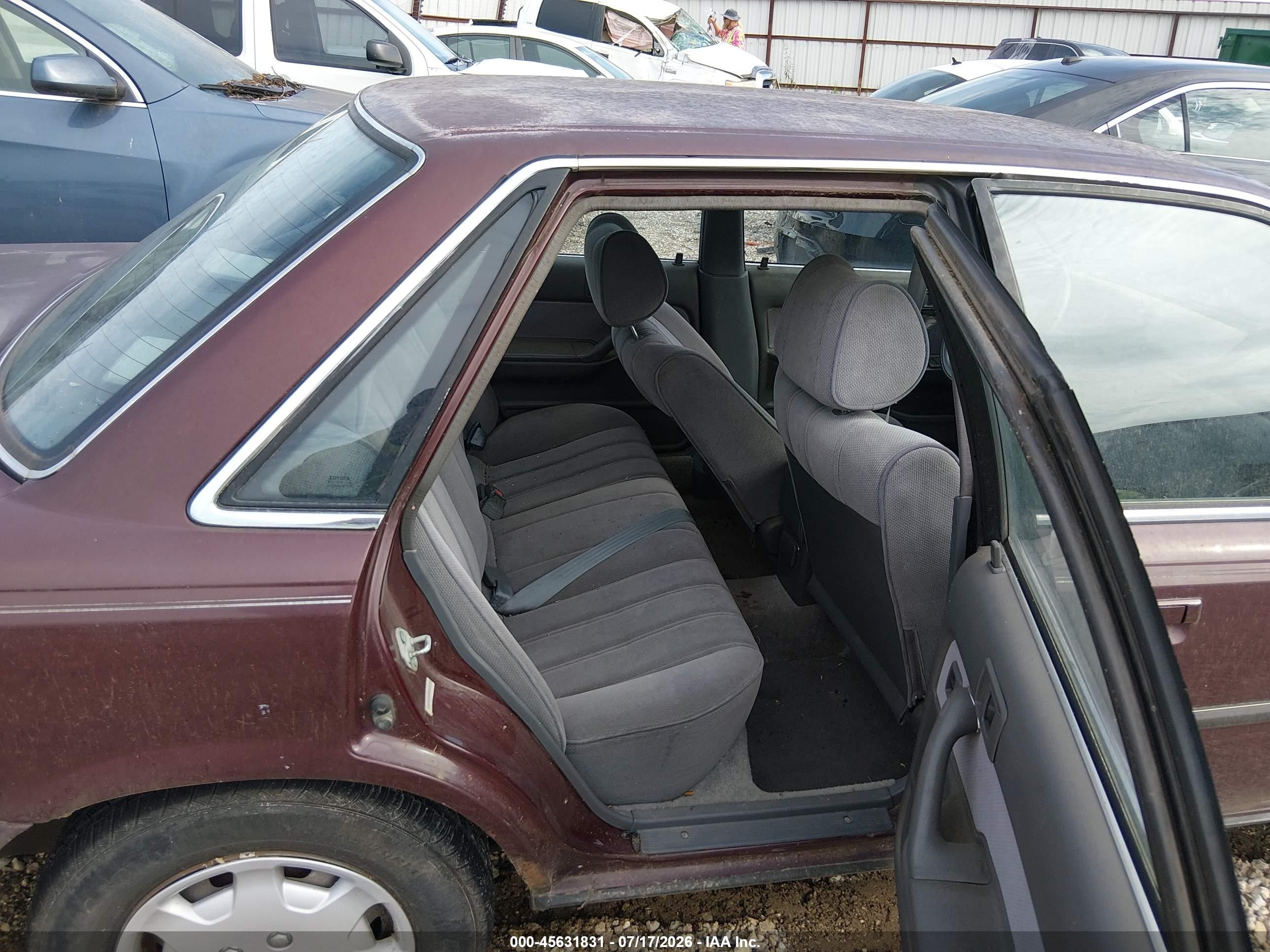 1991 Toyota Camry Dlx Burgundy vin: 4T1SV21E2MU442174