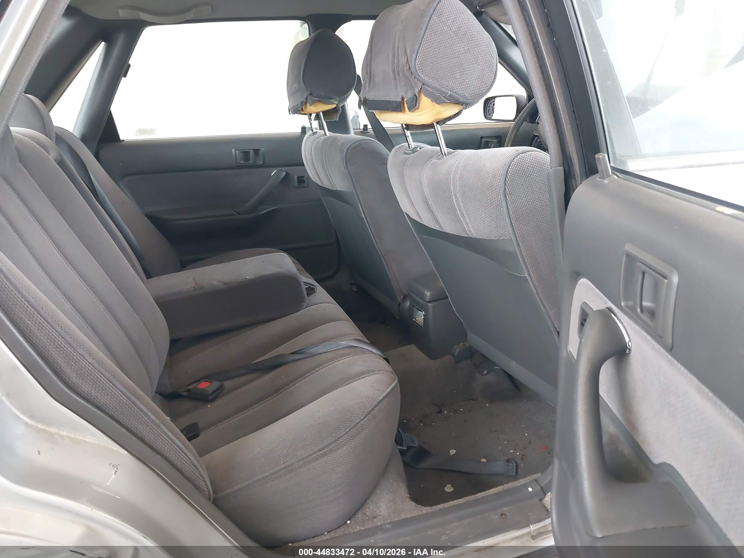 1991 Toyota Camry Dlx Серебряный vin: 4T1SV21E4MU319489