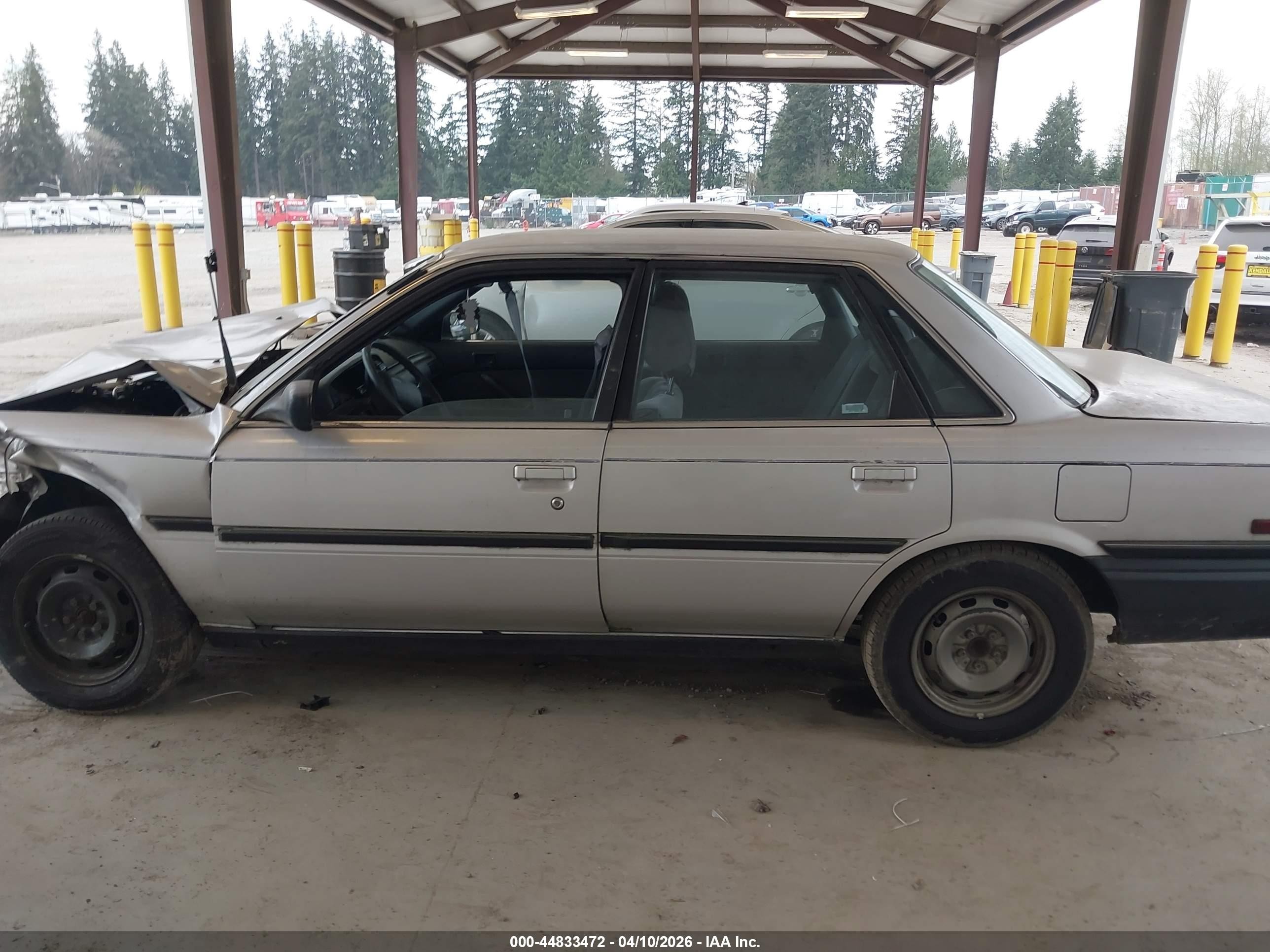 1991 Toyota Camry Dlx Серебряный vin: 4T1SV21E4MU319489