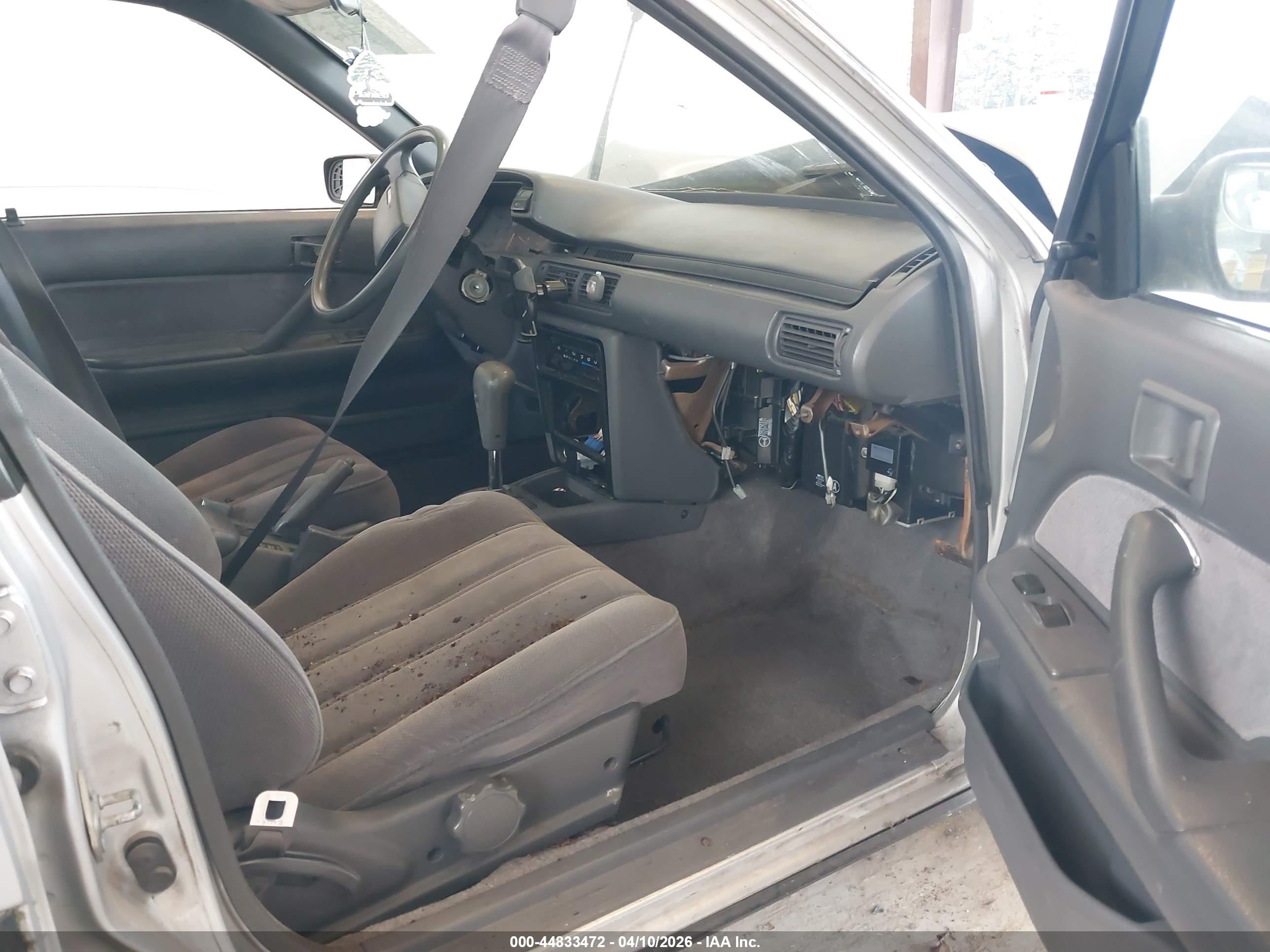 1991 Toyota Camry Dlx Серебряный vin: 4T1SV21E4MU319489