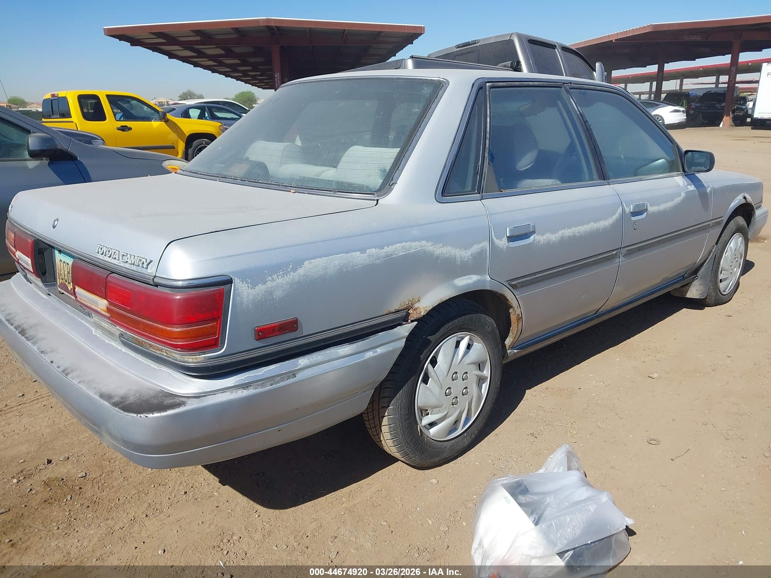 1991 Toyota Camry Dlx Silver vin: 4T1SV21E5MU423151