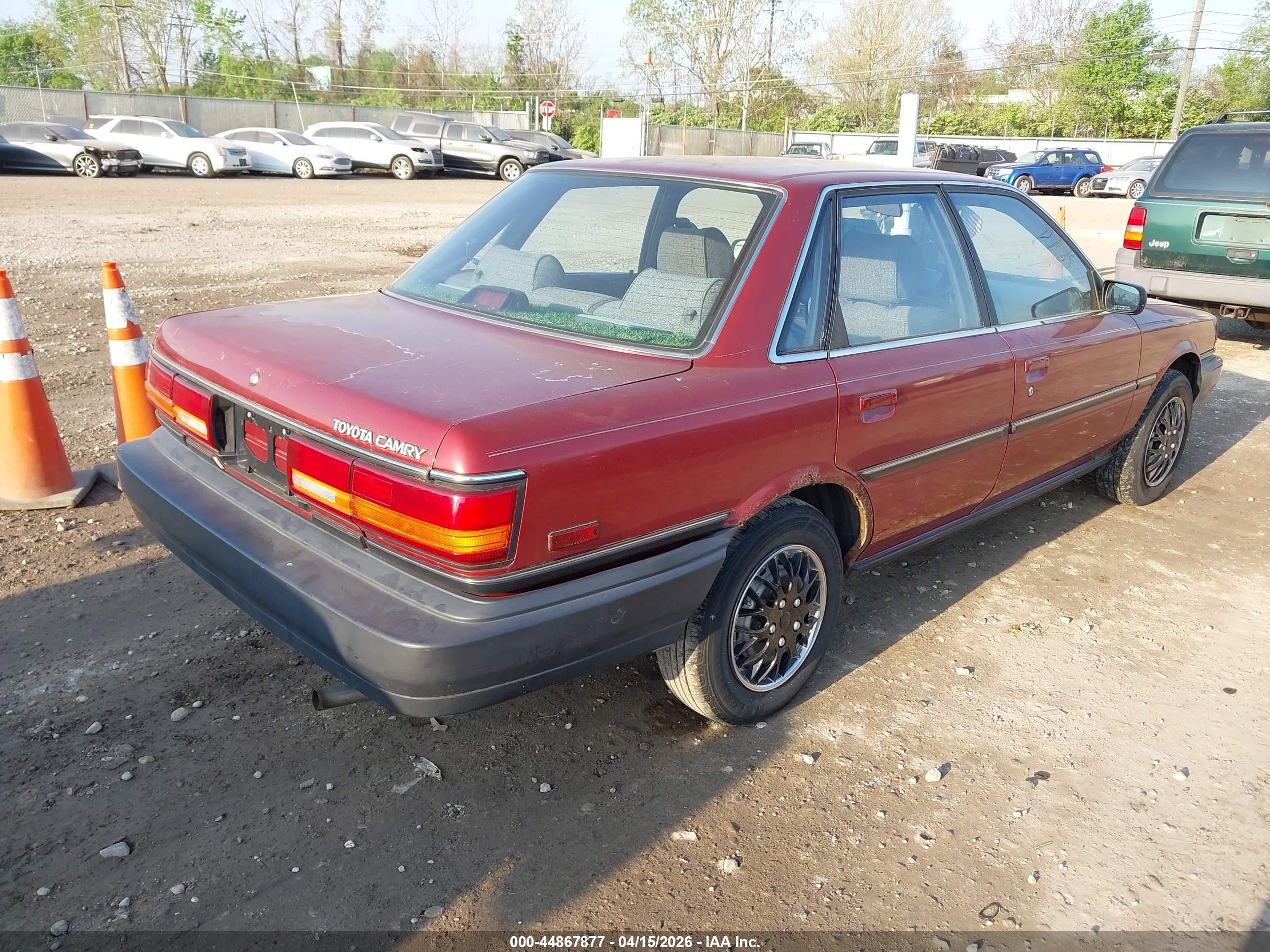 1990 Toyota Camry Dlx Красный vin: 4T1SV21E6LU238122