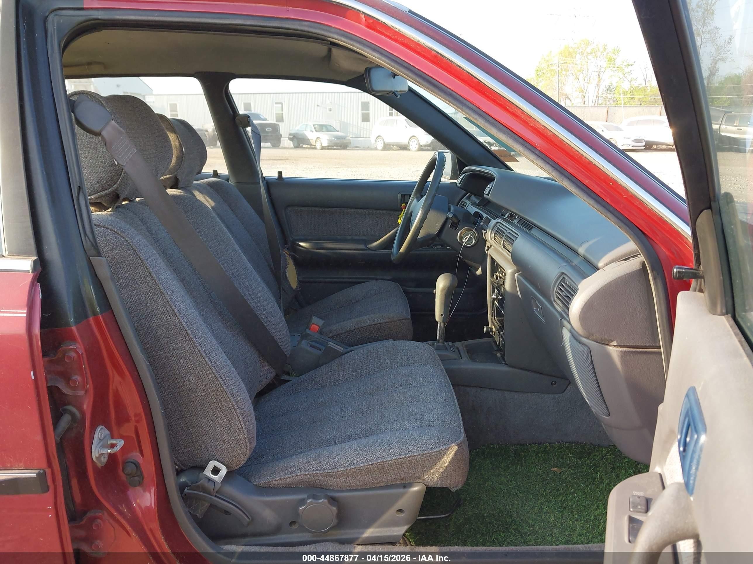 1990 Toyota Camry Dlx Красный vin: 4T1SV21E6LU238122