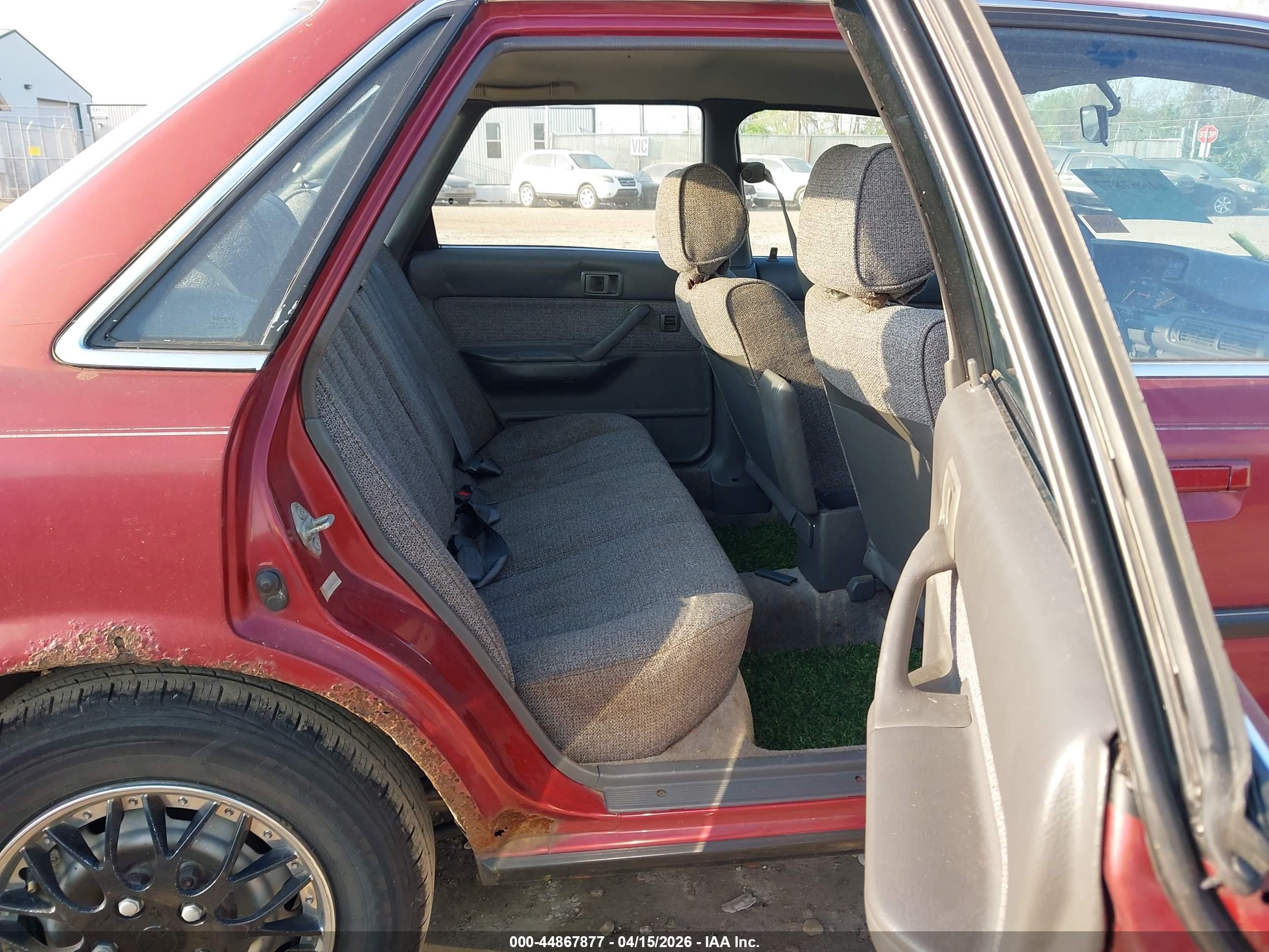 1990 Toyota Camry Dlx Красный vin: 4T1SV21E6LU238122