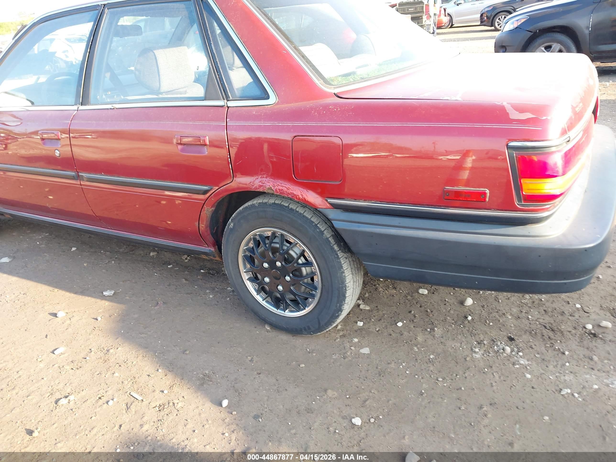1990 Toyota Camry Dlx Красный vin: 4T1SV21E6LU238122