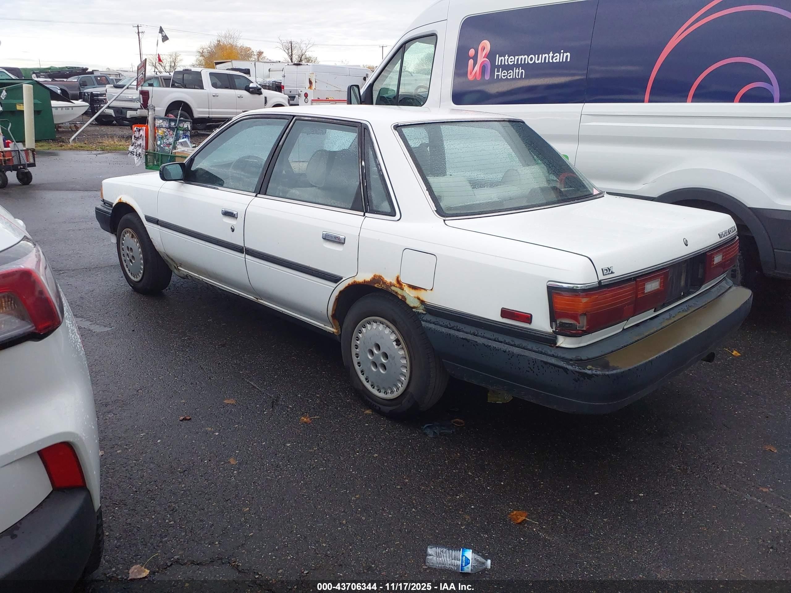 1990 Toyota Camry Dlx Белый vin: 4T1SV21E7LU171756