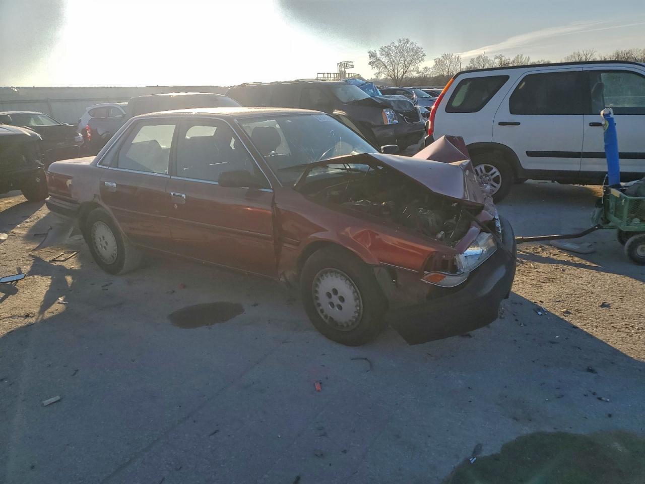 1990 Toyota Camry Dlx Red vin: 4T1SV21E8LU129726
