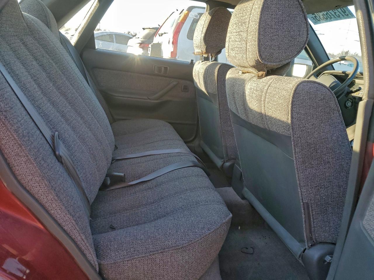 1990 Toyota Camry Dlx Red vin: 4T1SV21E8LU129726