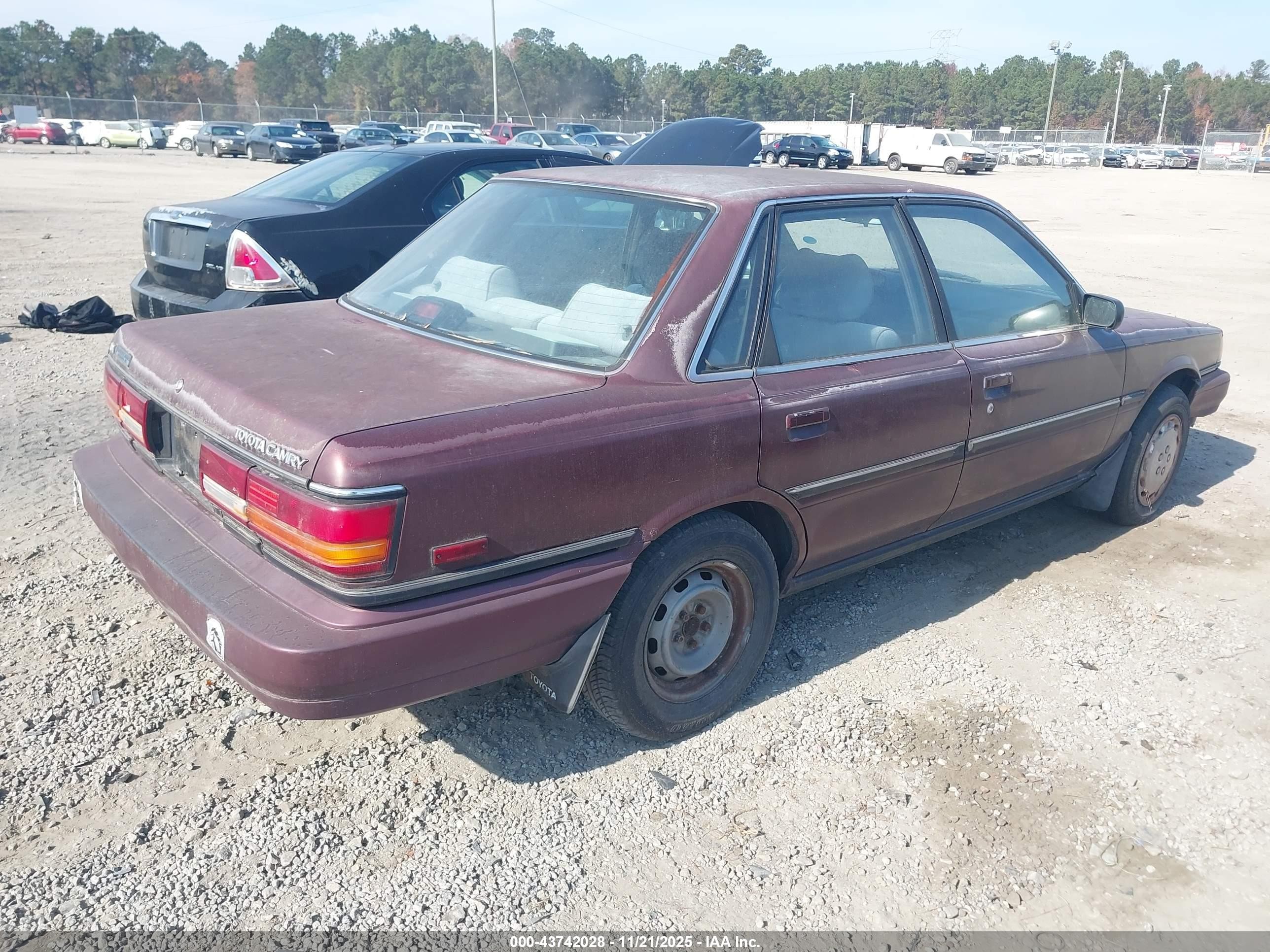 1991 Toyota Camry Dlx Red vin: 4T1SV21E8MU423662