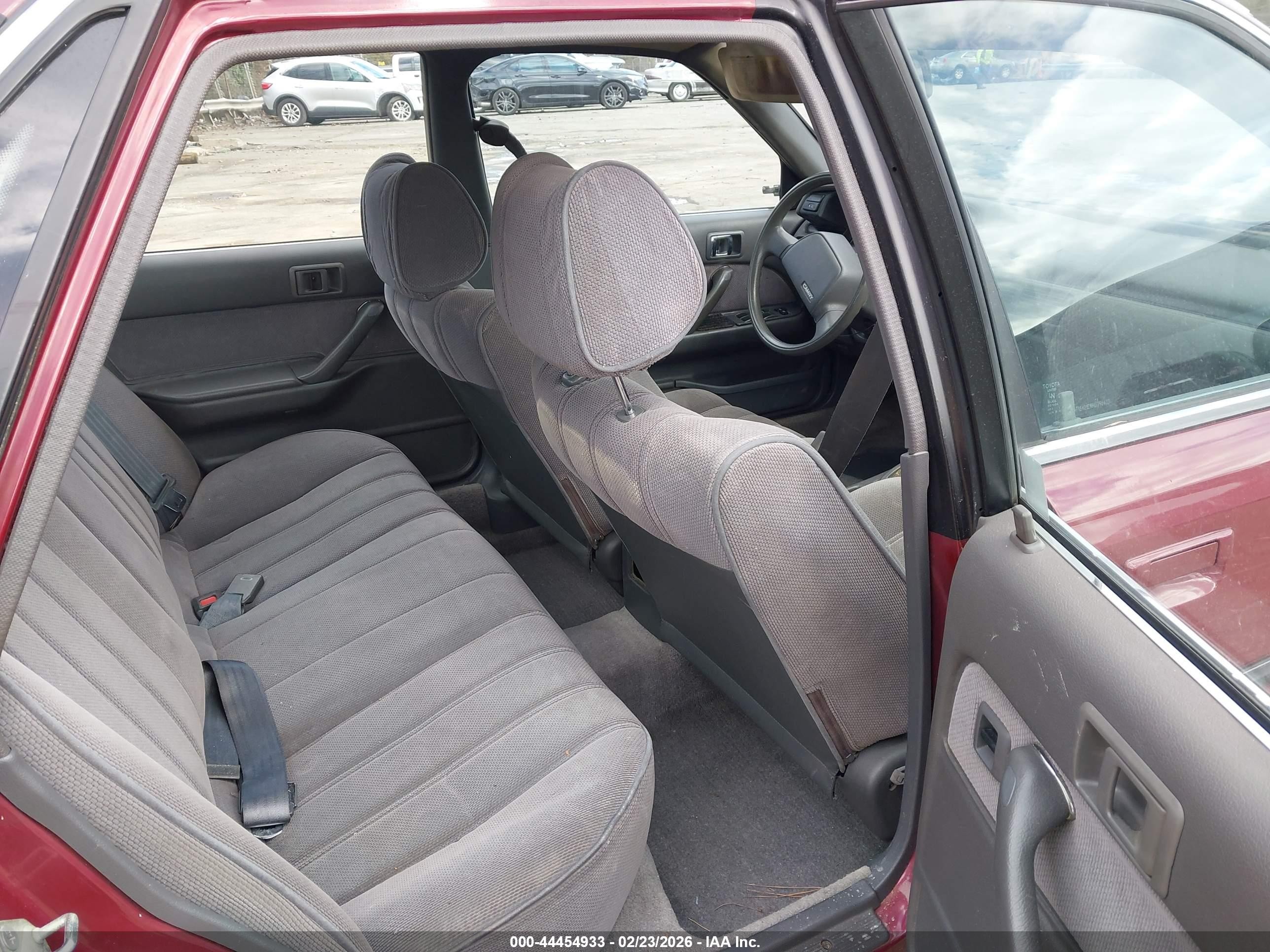 1991 Toyota Camry Dlx Red vin: 4T1SV21E9MU398433