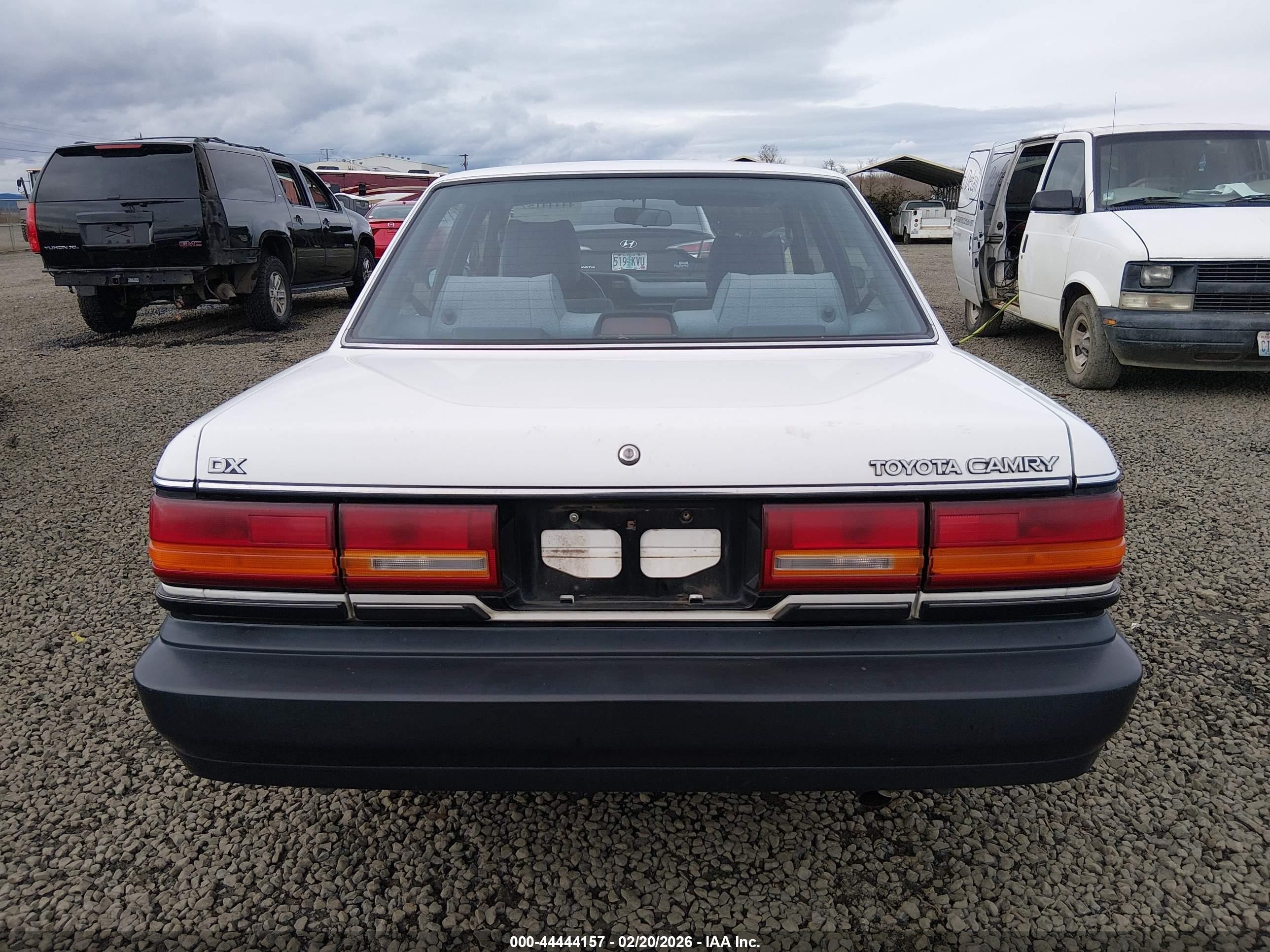 1990 Toyota Camry Dlx White vin: 4T1SV21EXLU247471
