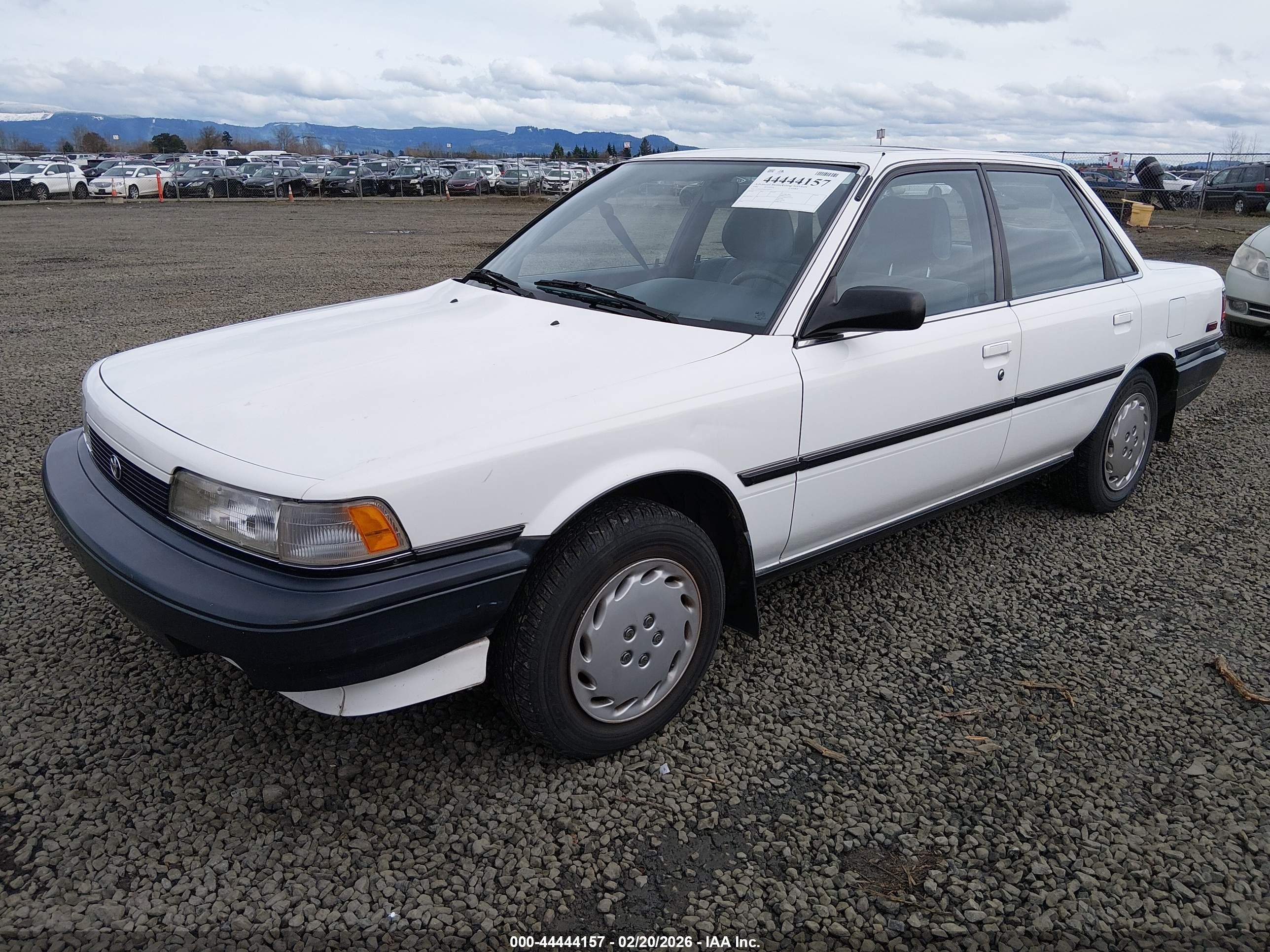 1990 Toyota Camry Dlx White vin: 4T1SV21EXLU247471