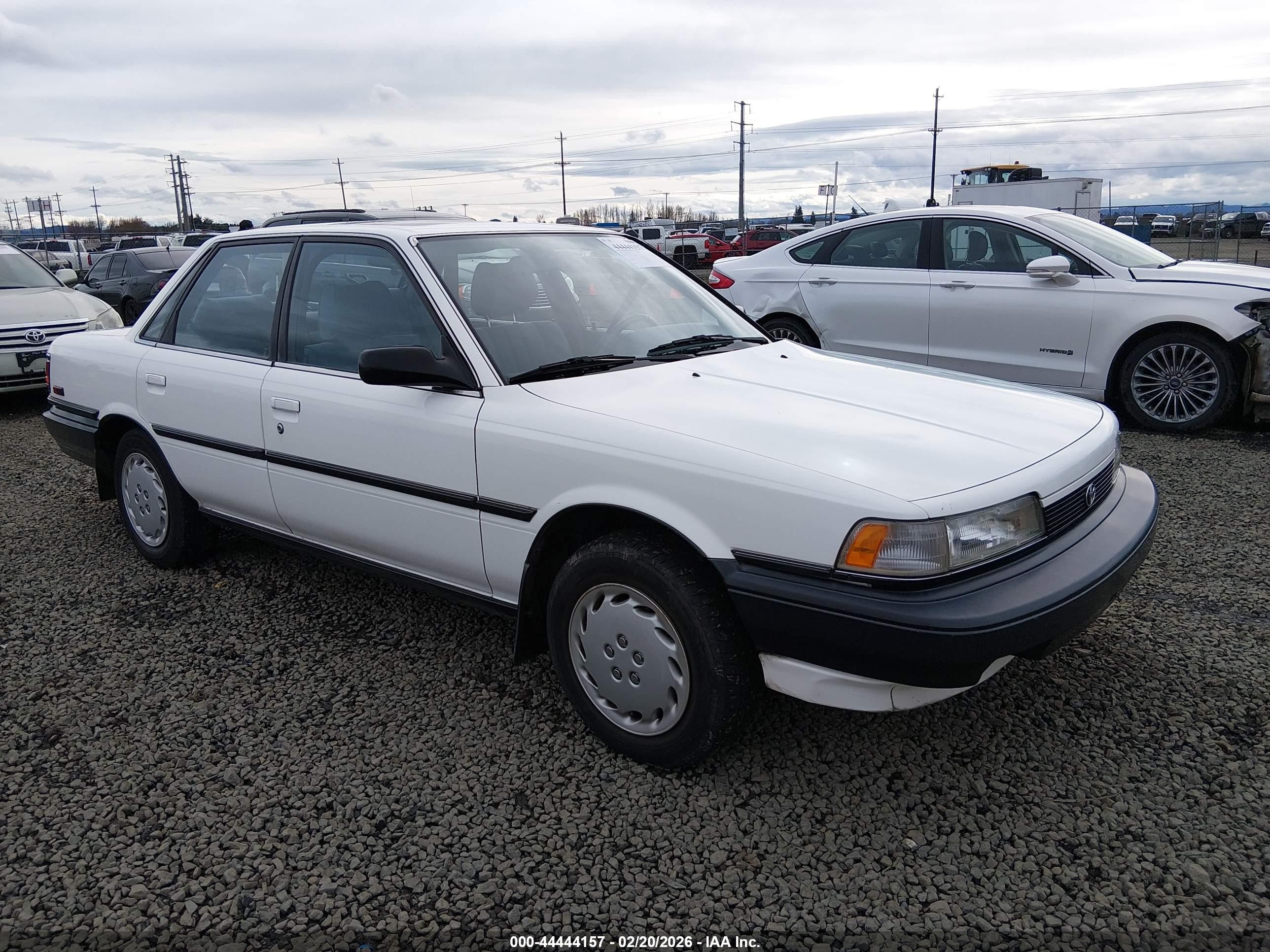 1990 Toyota Camry Dlx White vin: 4T1SV21EXLU247471