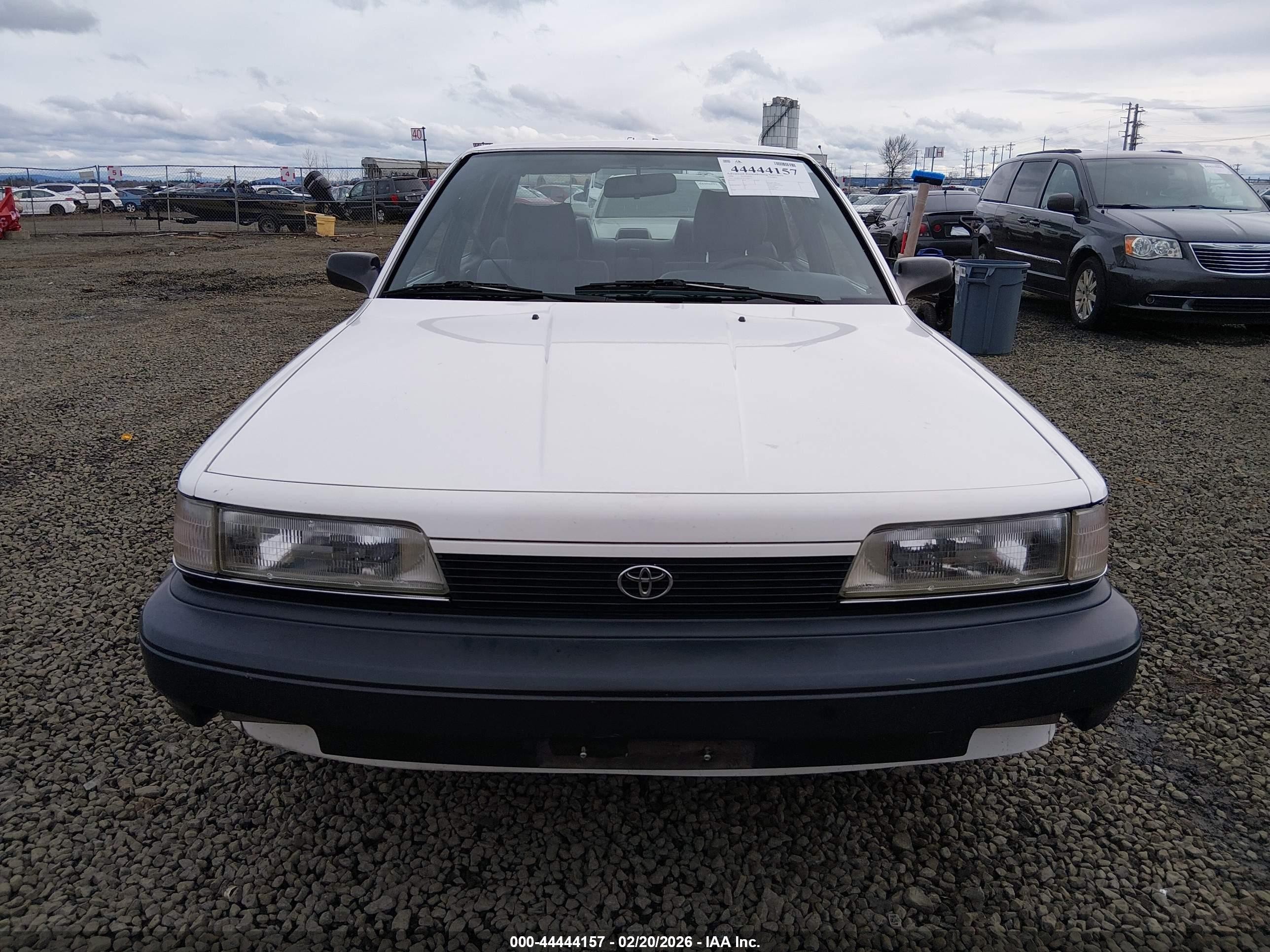 1990 Toyota Camry Dlx White vin: 4T1SV21EXLU247471