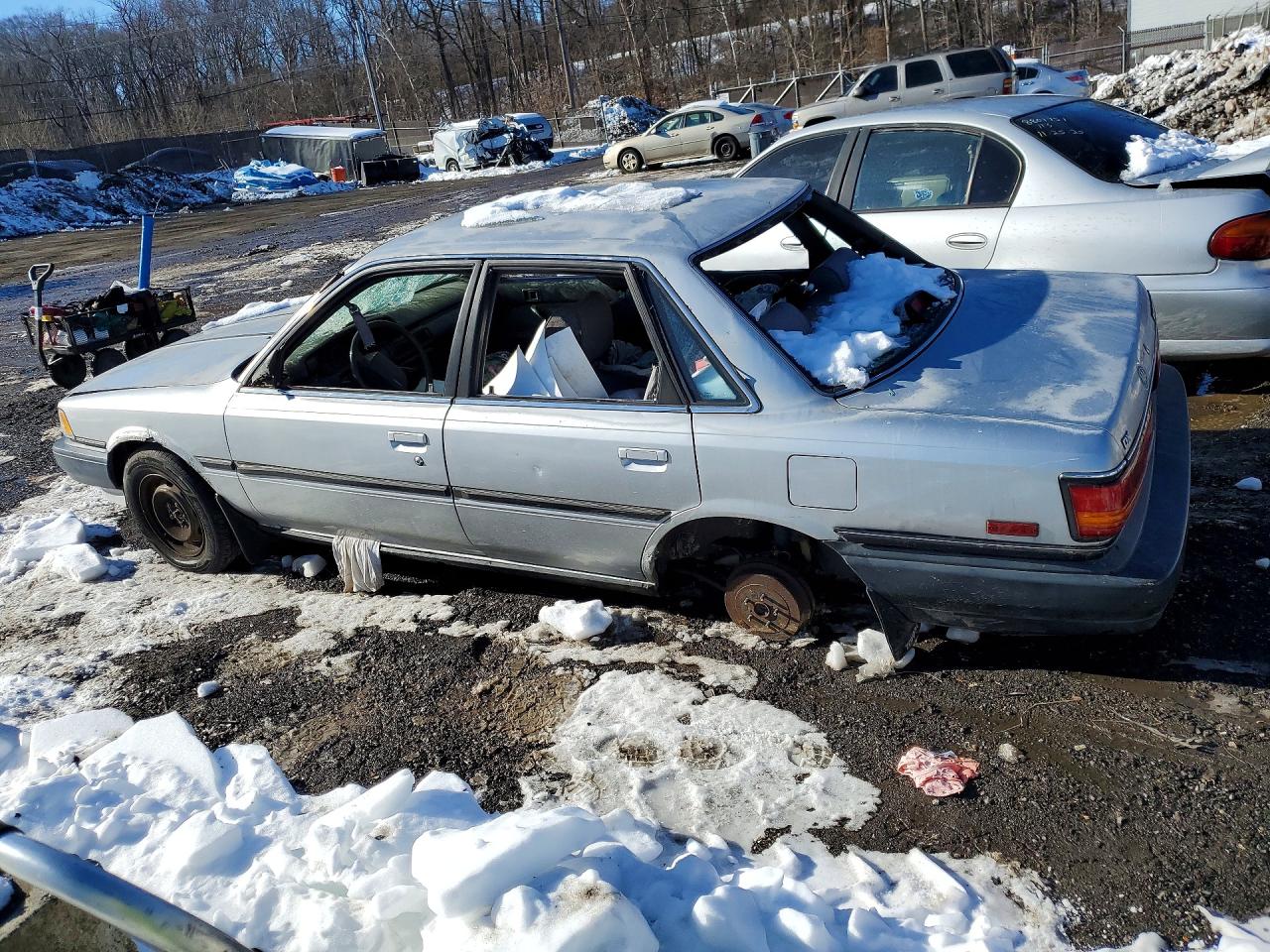 1990 Toyota Camry Dlx Silver vin: 4T1SV21EXLU270751