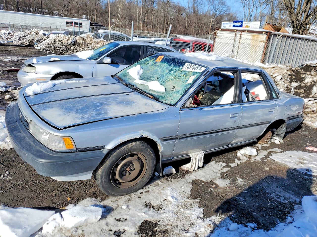 1990 Toyota Camry Dlx Silver vin: 4T1SV21EXLU270751