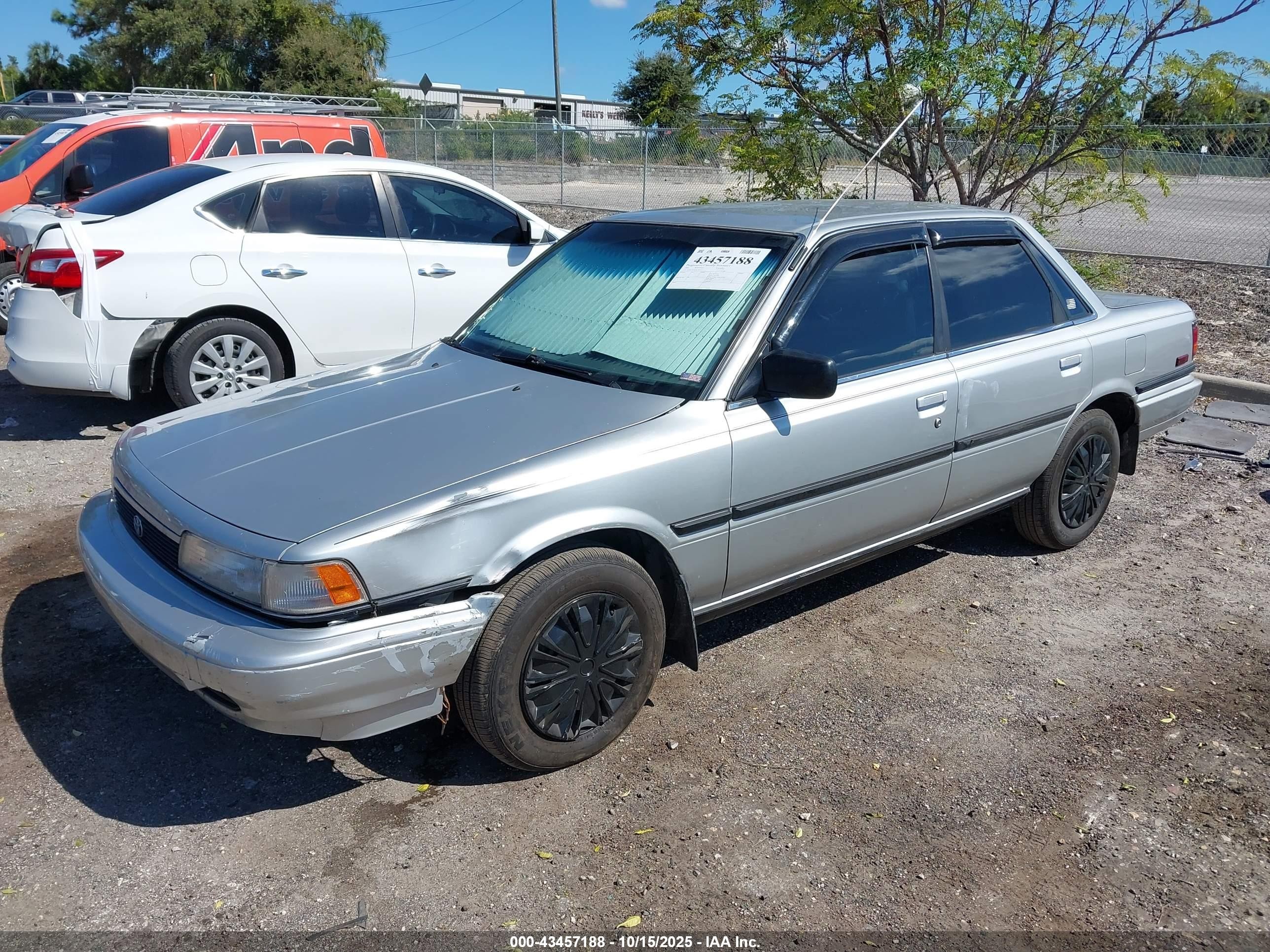 1991 Toyota Camry Dlx Gray vin: 4T1SV21EXMU295425